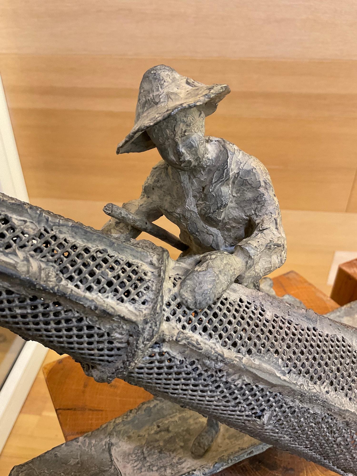 Burman Fisherman III by Marine de Soos - Bronze sculpture, figurative, man im Angebot 5