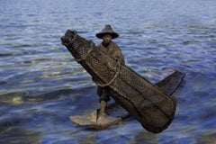 Burman Fisherman III di Marine de Soos - Scultura in bronzo, figurativa, uomo
