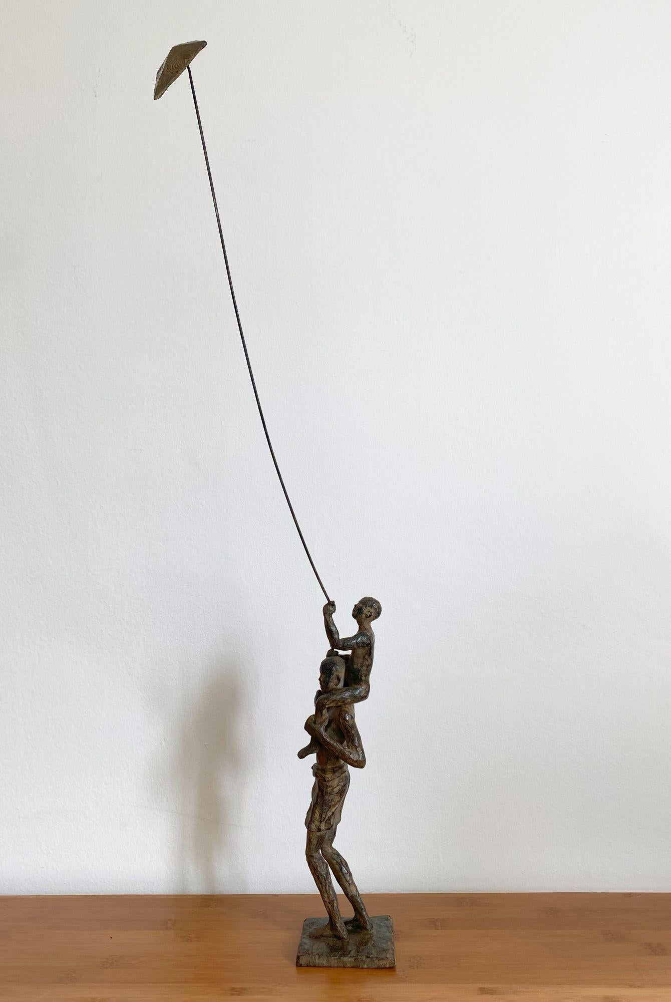 Child Childhood's Sail VI par Marine de Soos - Sculpture en bronze, figure d'enfant, cerf-volant en vente 3