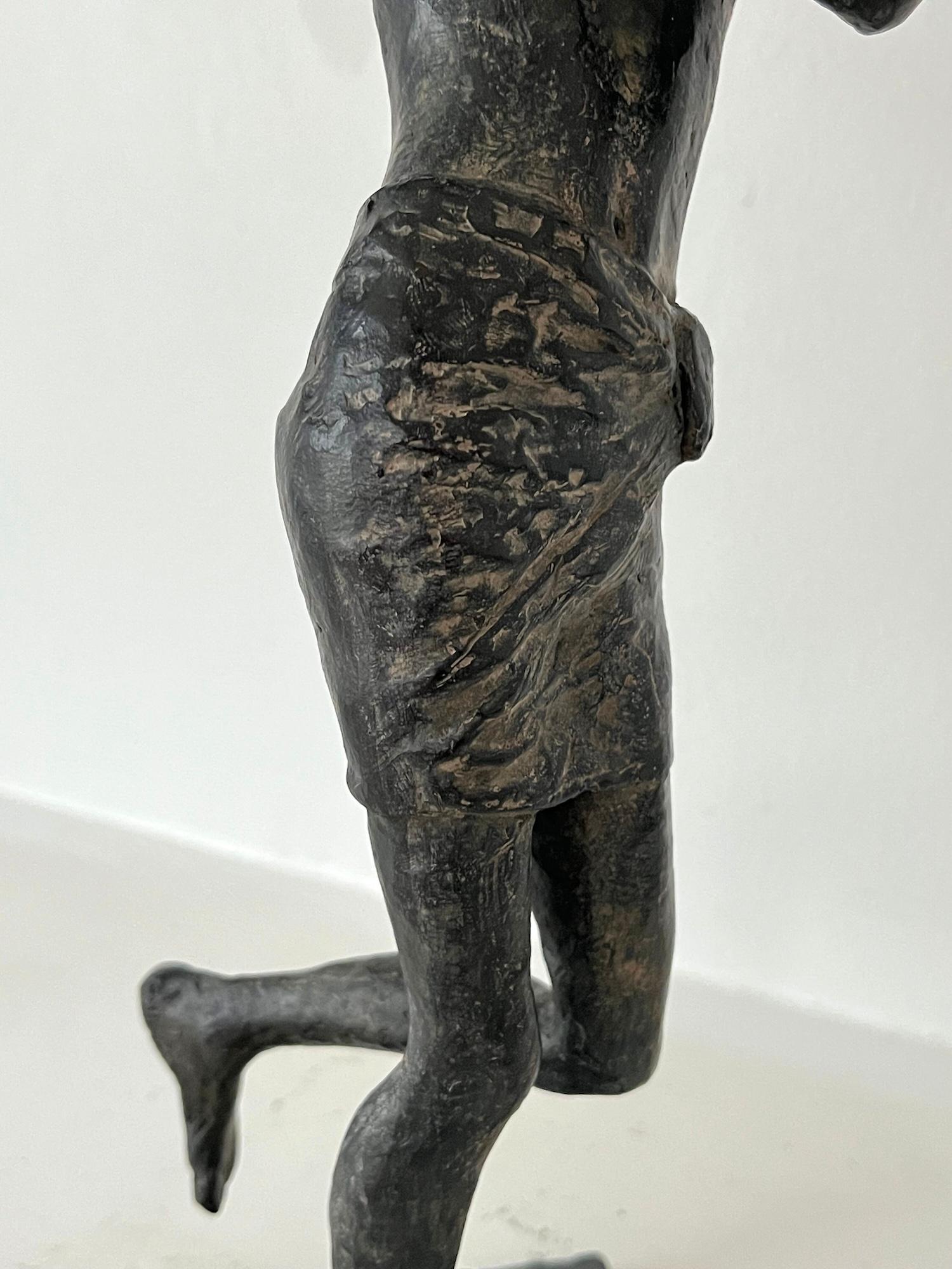 Child & Child's Sails VII par Marine de Soos - Sculpture en bronze, enfant, figuratif en vente 6