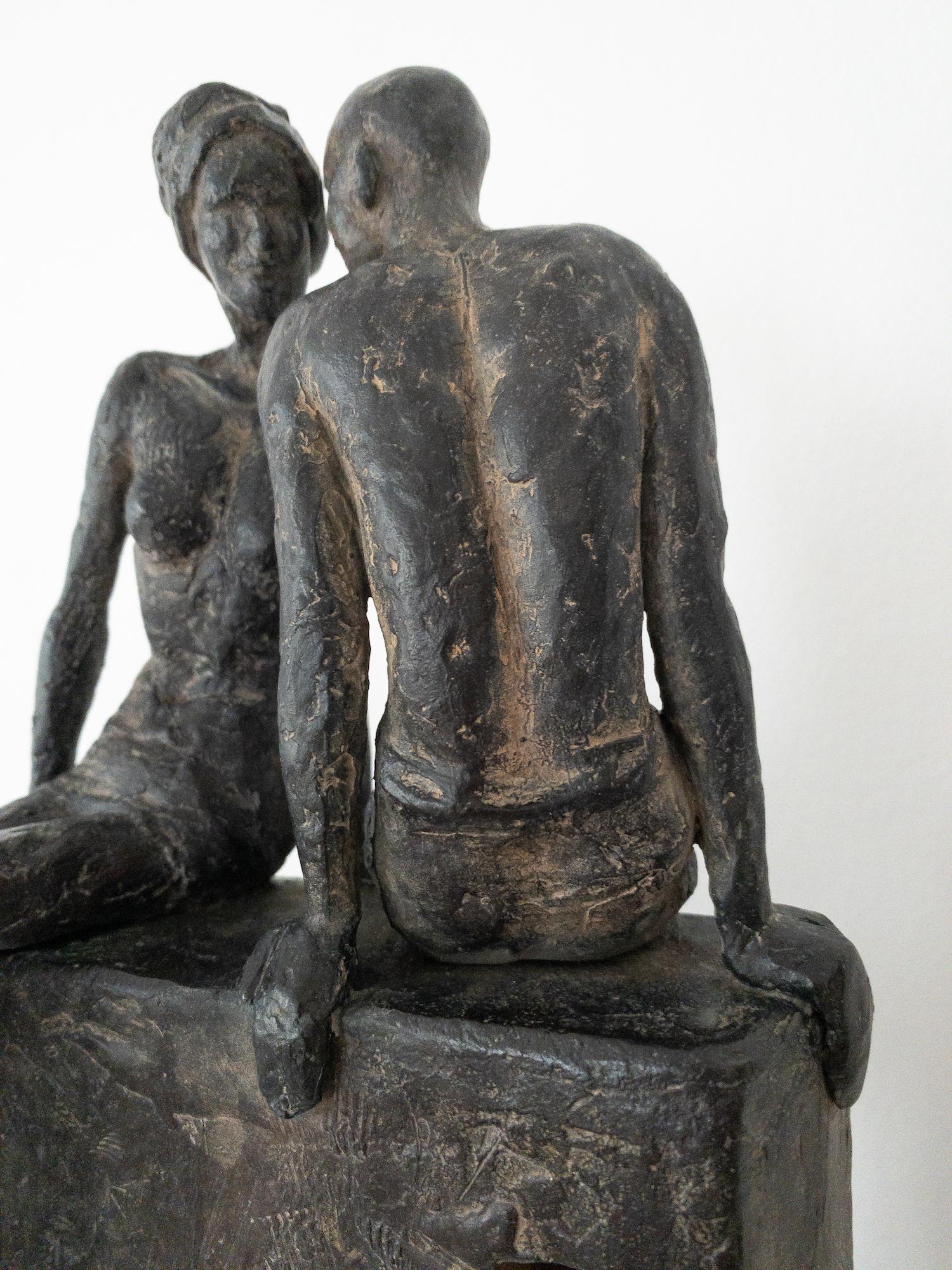 Confabulaciones de Marine de Soos - Escultura de bronce, figurativa, tonos oscuros en venta 9