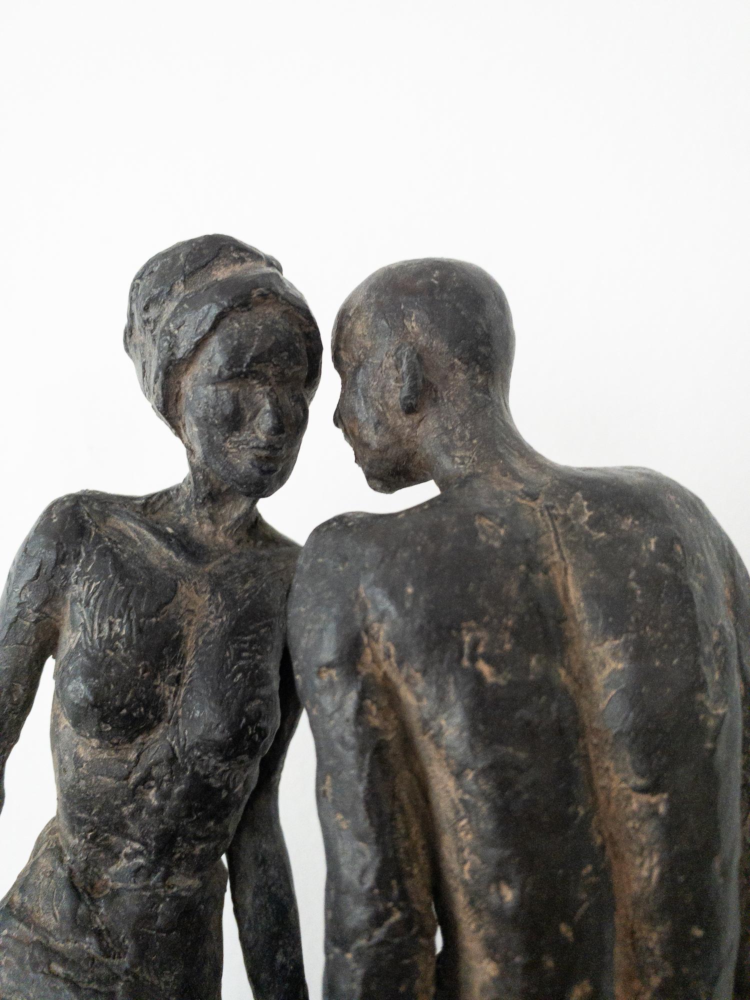 Confabulaciones de Marine de Soos - Escultura de bronce, figurativa, tonos oscuros en venta 12