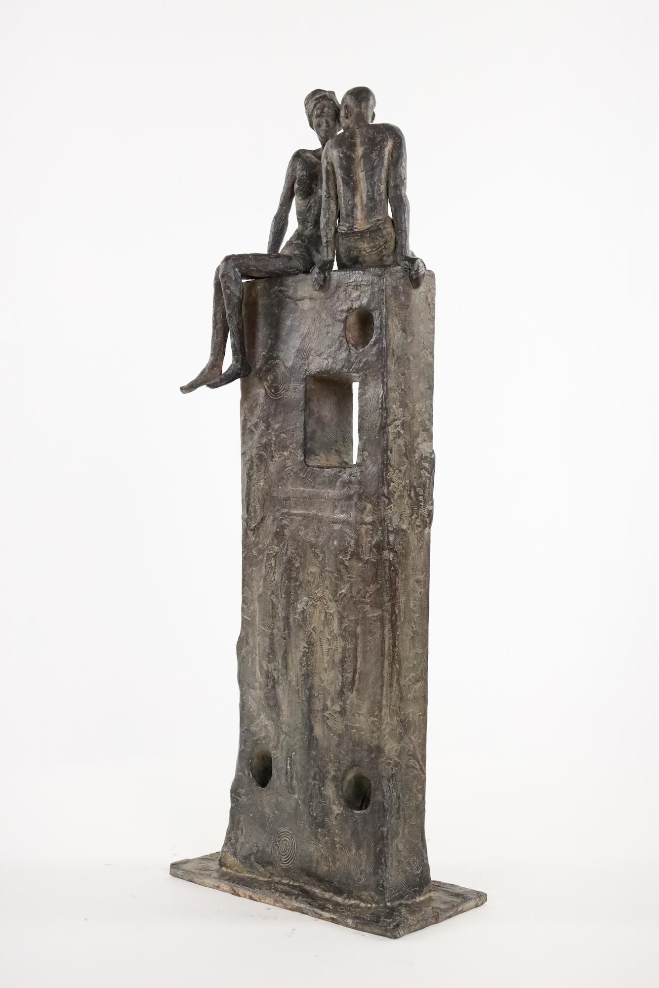 Confabulaciones de Marine de Soos - Escultura de bronce, figurativa, tonos oscuros en venta 3