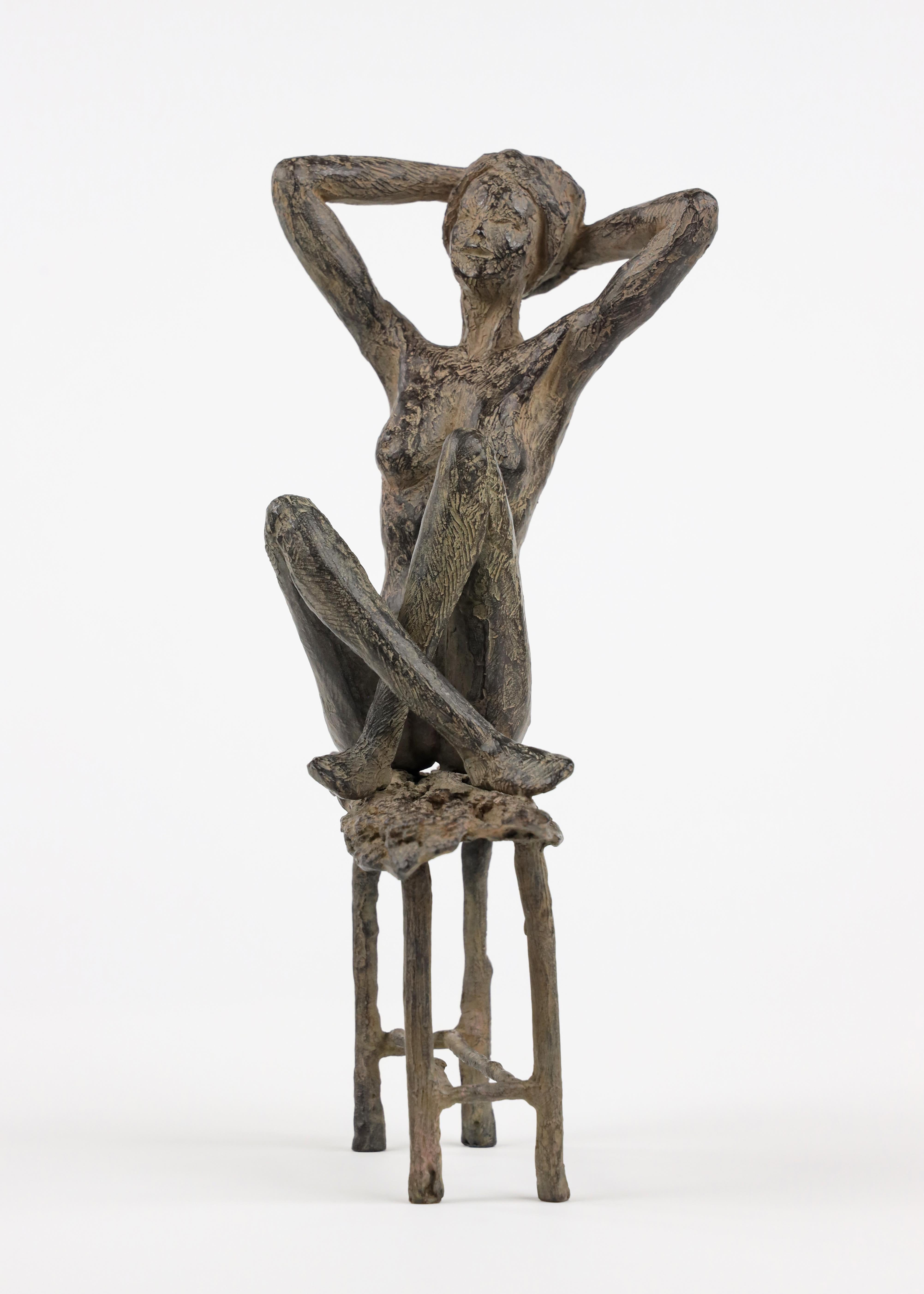 Enchanting Rituals di Marine de Soos - Nudo femminile seduto, scultura in bronzo in vendita 5