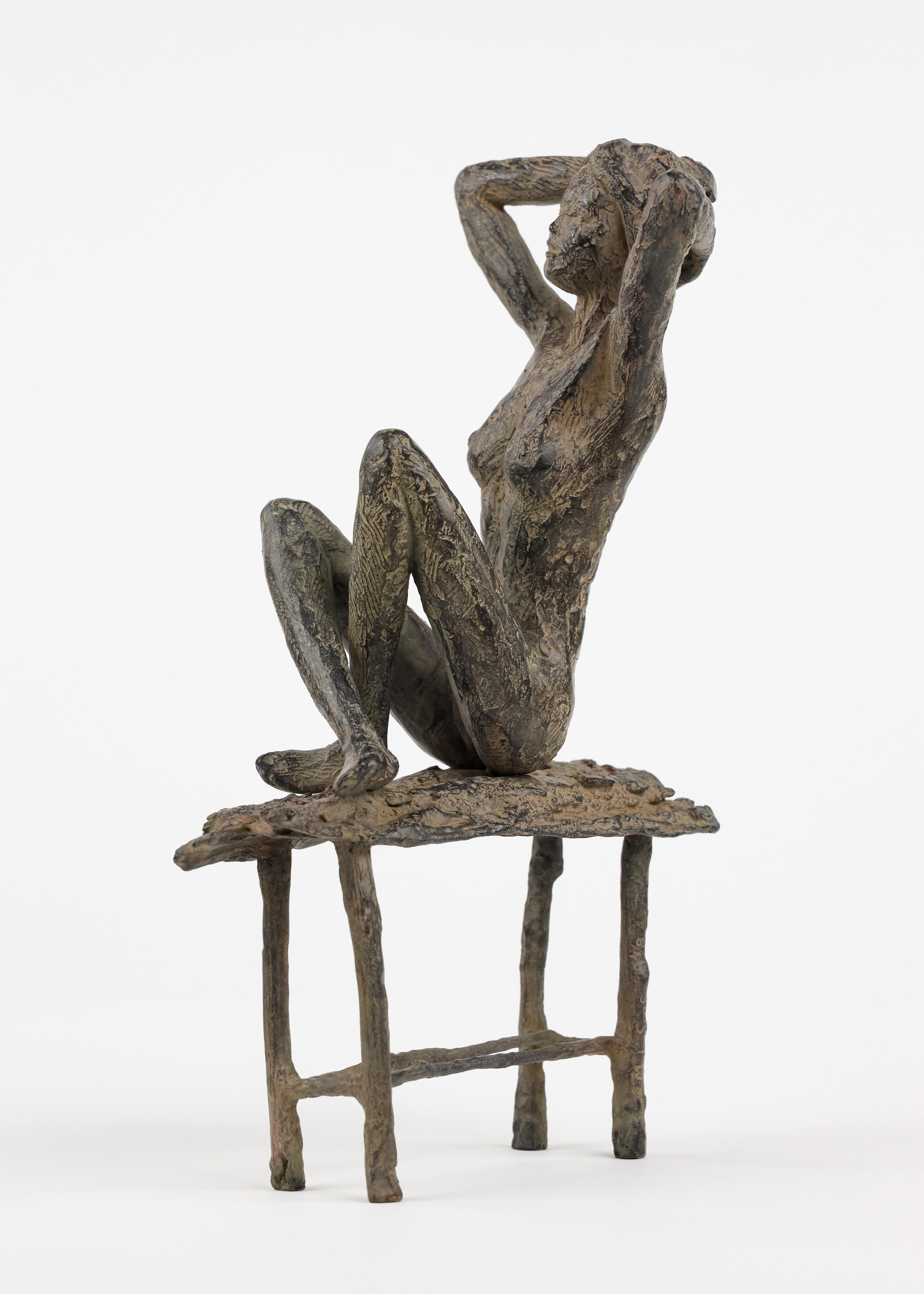 Enchanting Rituals di Marine de Soos - Nudo femminile seduto, scultura in bronzo in vendita 6