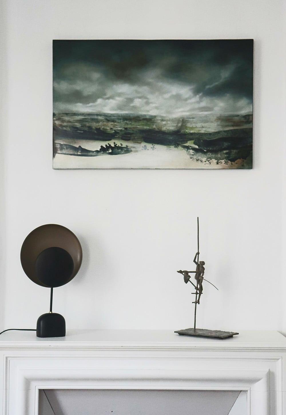 Fisherman on Stilt III de Marine de Soos, sculpture en bronze, figure humaine nue en vente 1