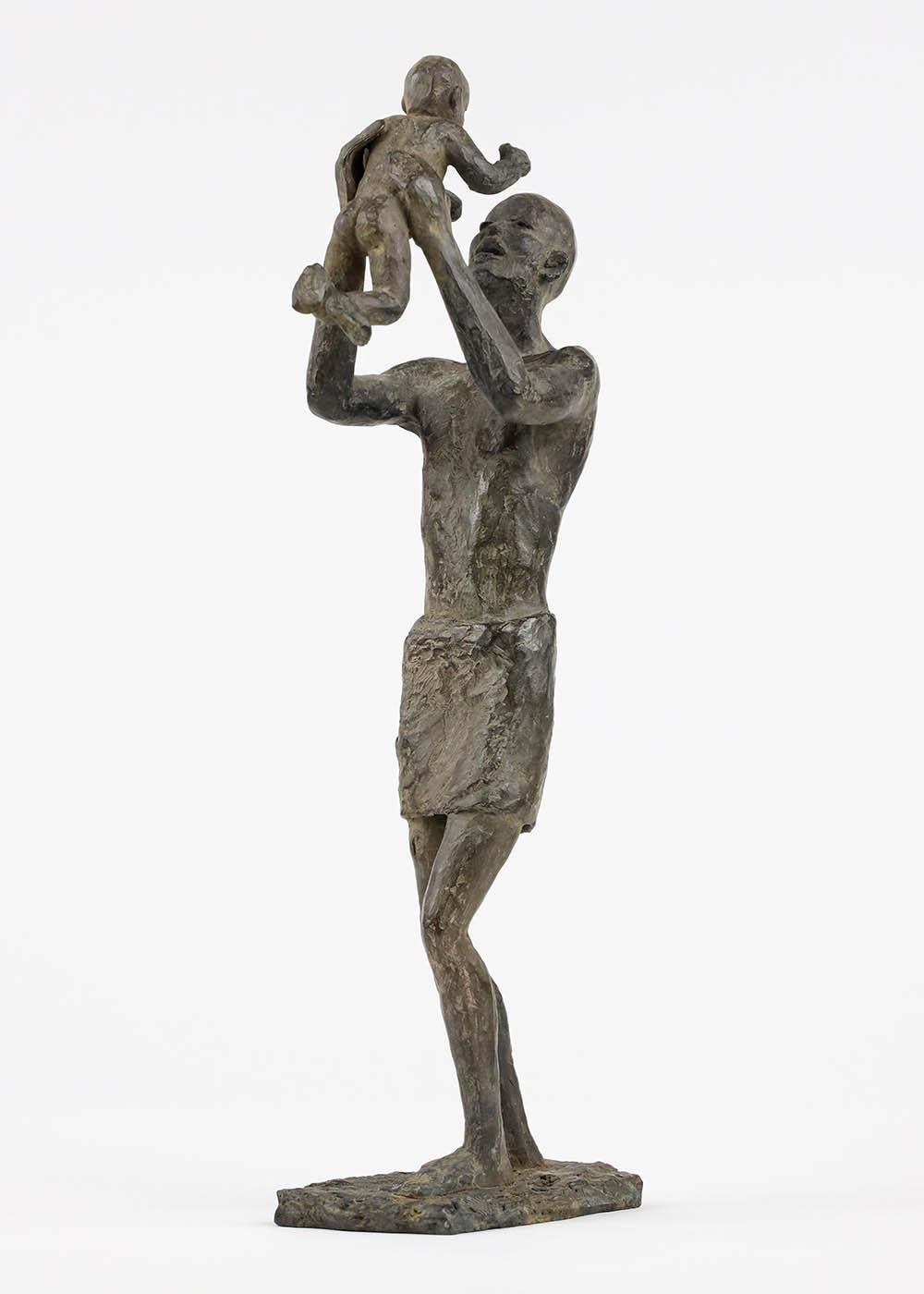 Getting Close to the Sky by Marine de Soos - Bronze sculpture, father and son For Sale 3