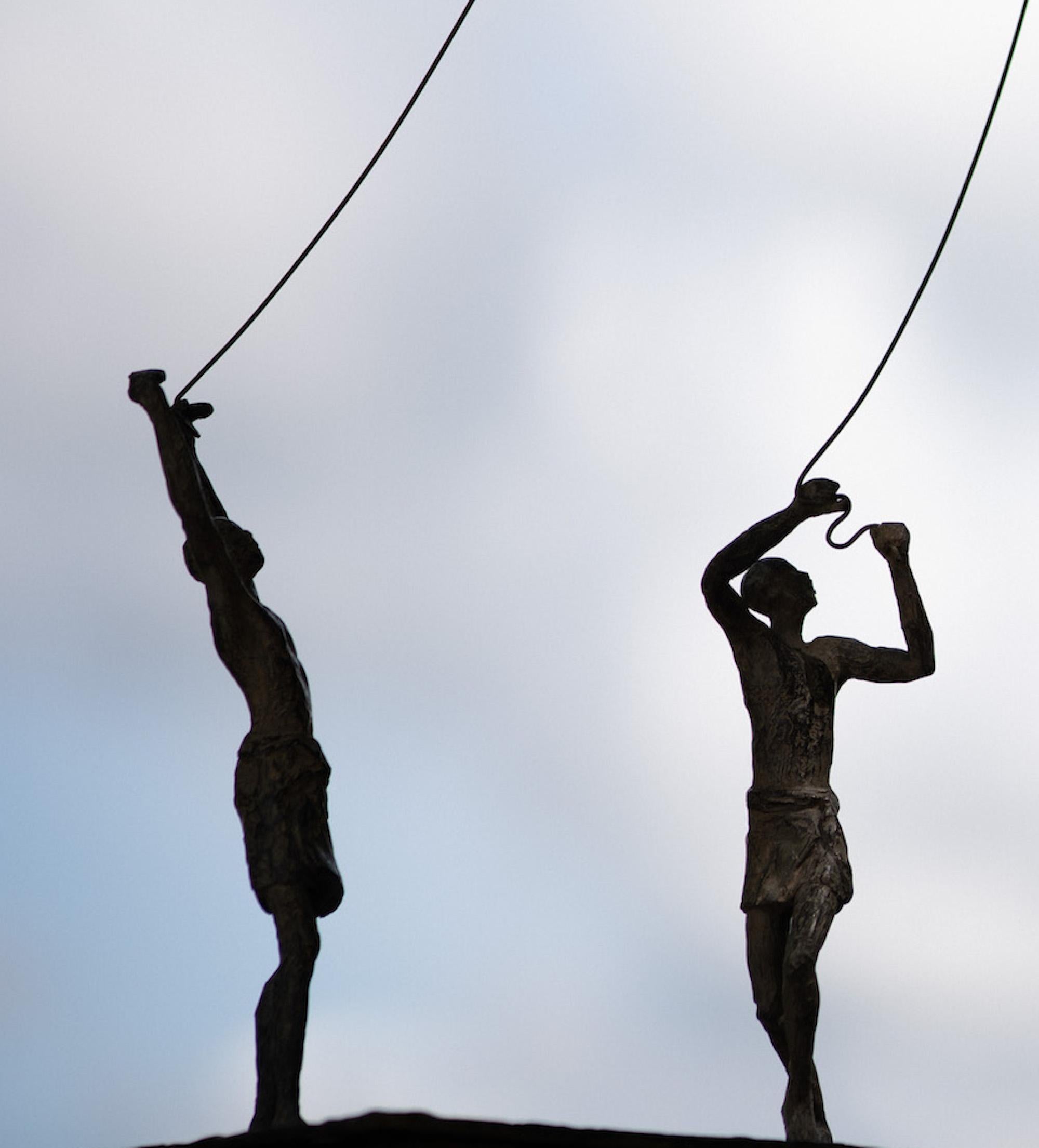 Groupe de 2 Voiles d'enfance II par Marine de Soos - Sculpture en bronze, cerf-volant, vent en vente 4