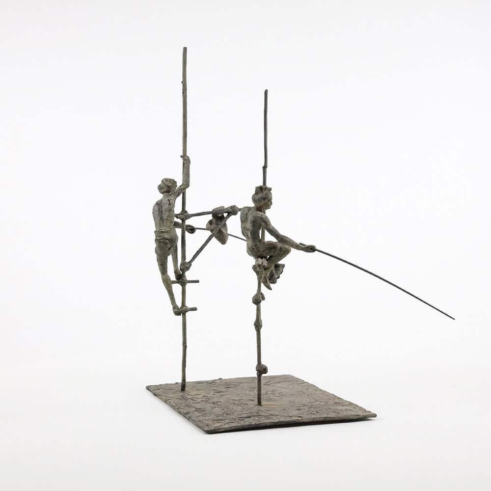 Group of Two Fishermen on Stilt IV by Marine de Soos - Bronze sculpture, human For Sale 2