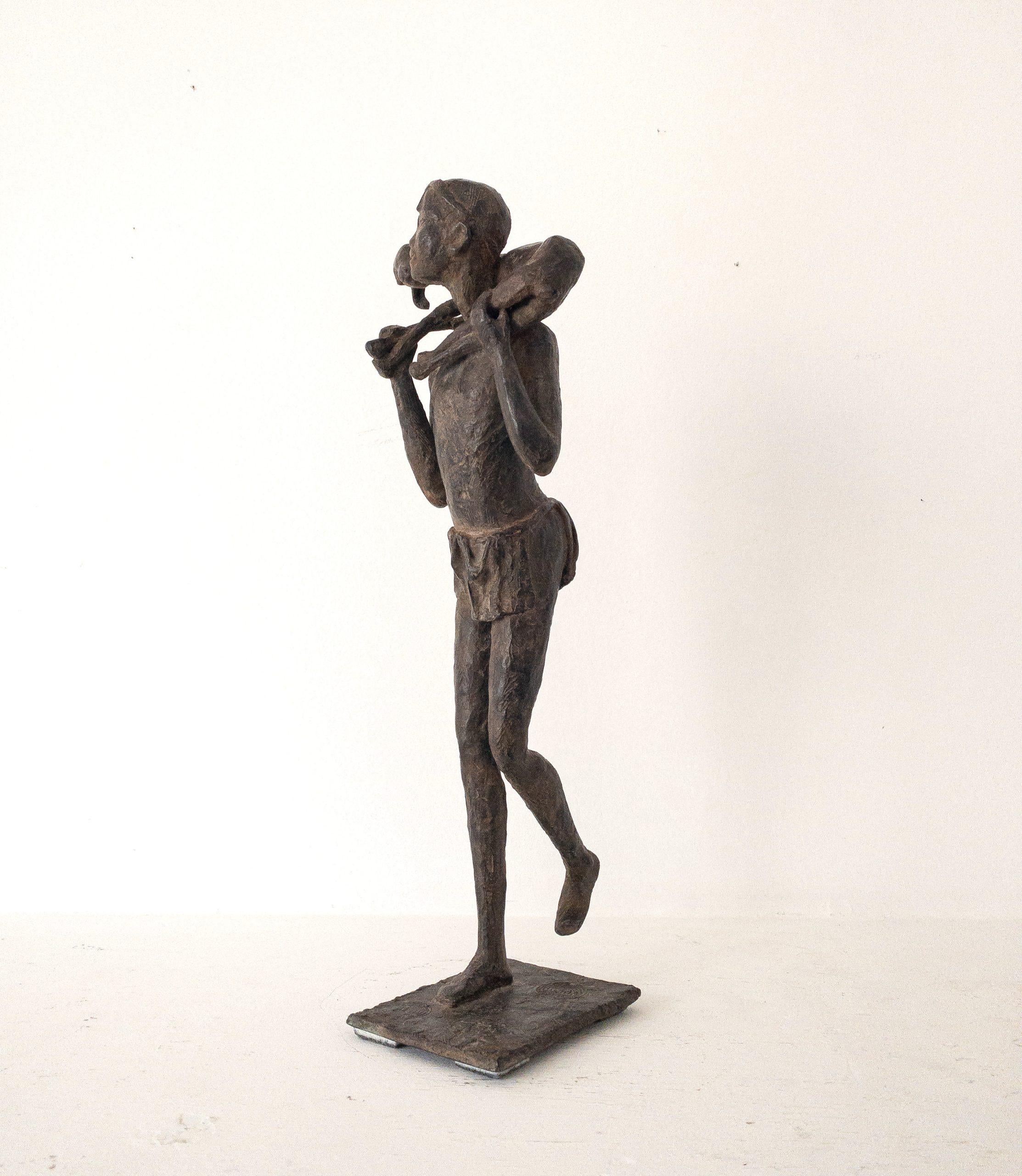 Heïdrun de Marine de Soos - Escultura de bronce, pastor con cabra, figurativa en venta 11