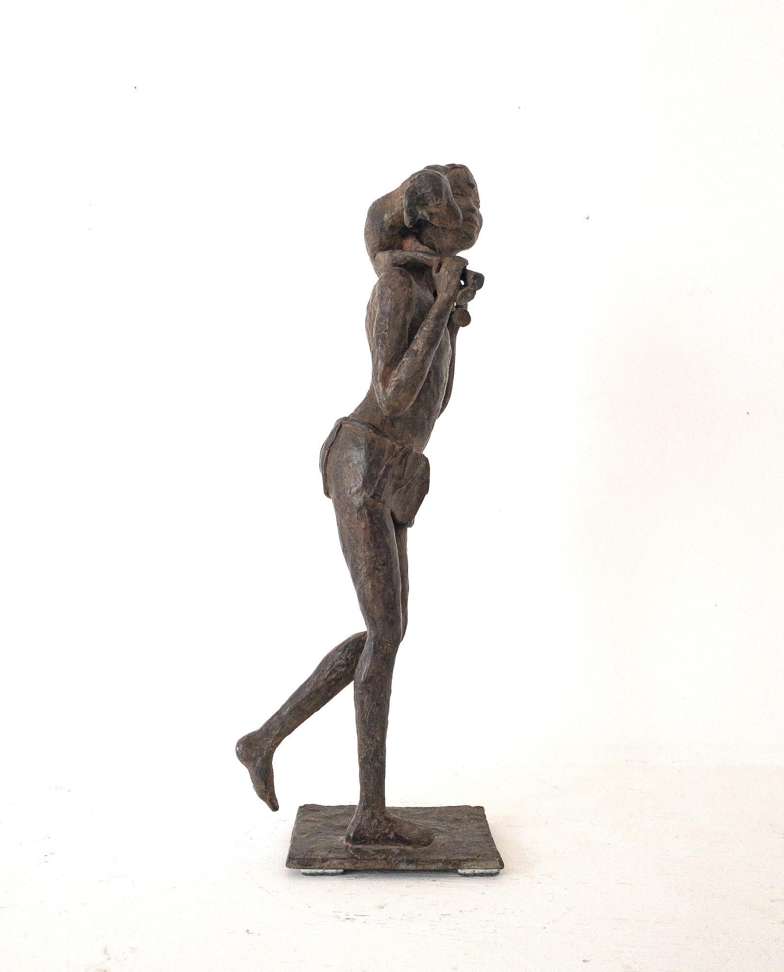 Heïdrun par Marine de Soos - Sculpture en bronze, berger avec chèvre, figuratif en vente 16