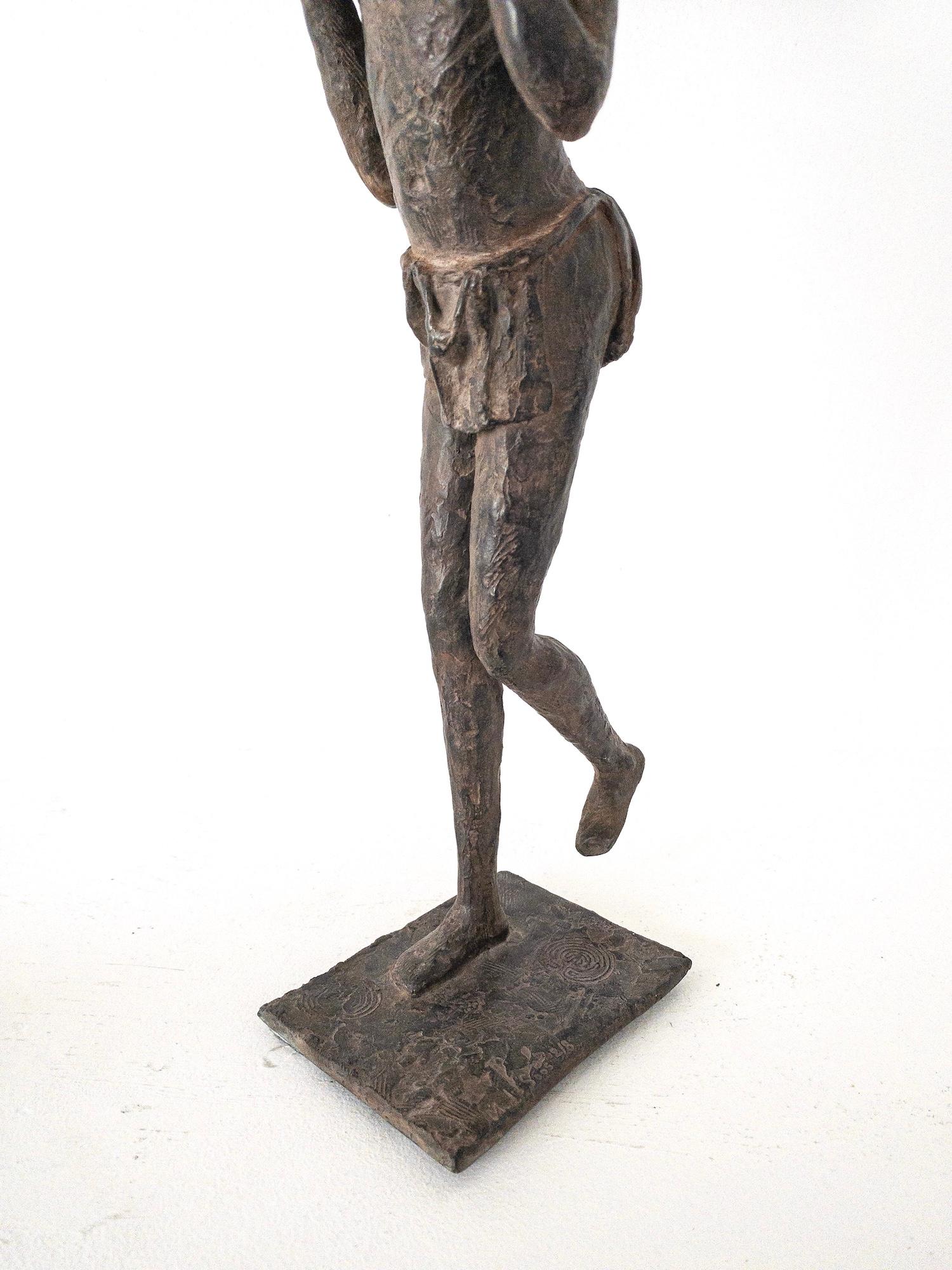 Heïdrun par Marine de Soos - Sculpture en bronze, berger avec chèvre, figuratif en vente 6