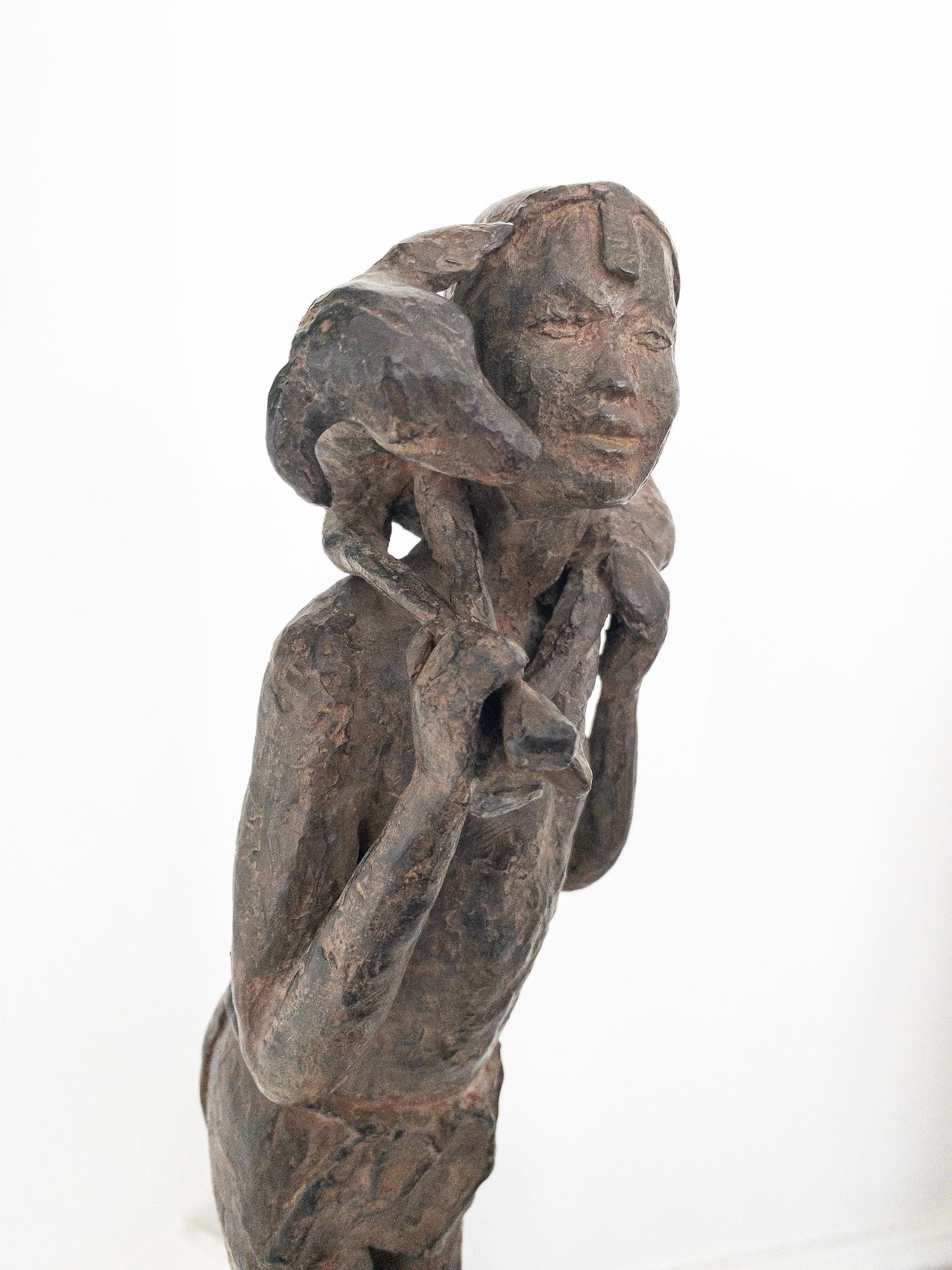 Heïdrun par Marine de Soos - Sculpture en bronze, berger avec chèvre, figuratif en vente 7