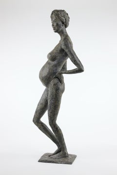In Majesty by Marine de Soos - Bronze sculpture of a pregnant woman, motherhood