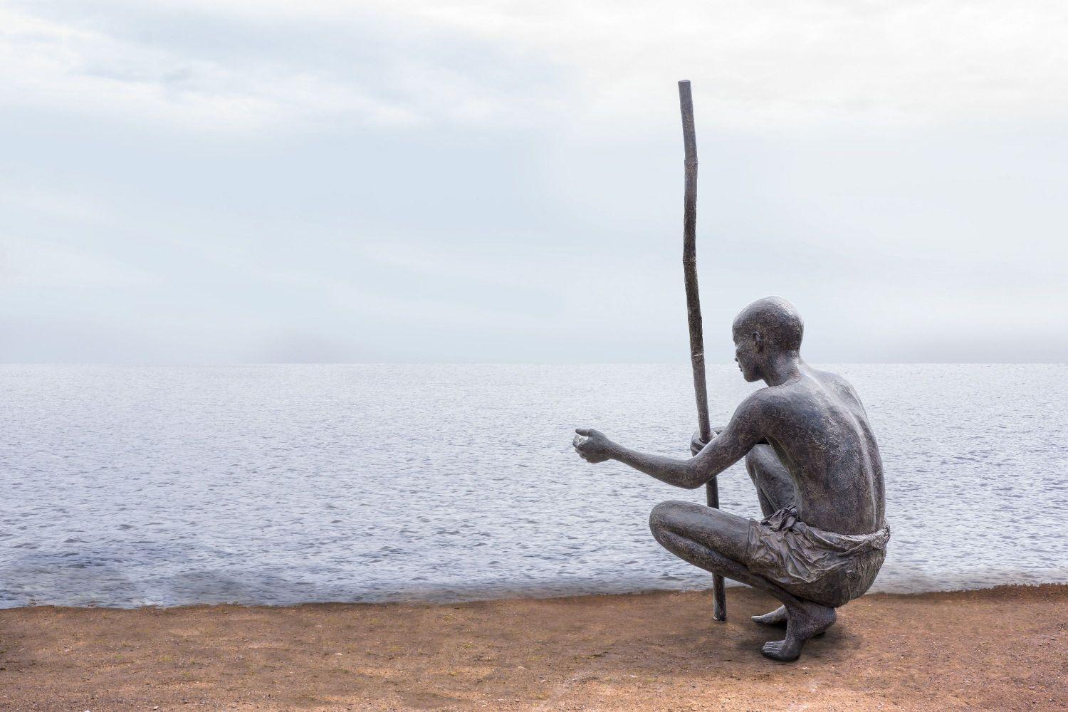 Palabres by Marine de Soos - Large bronze sculpture, human figure, man, stick For Sale 1