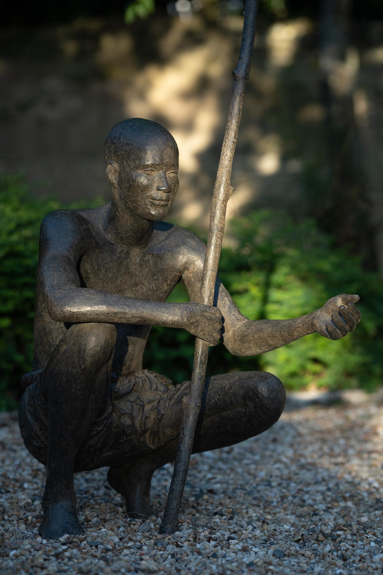 Palabres by Marine de Soos - Large bronze sculpture, human figure, man, stick For Sale 2