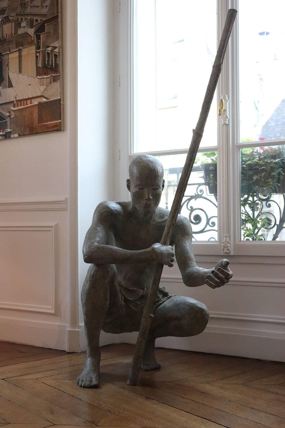 Palabres by Marine de Soos - Large bronze sculpture, human figure, man, stick For Sale 3