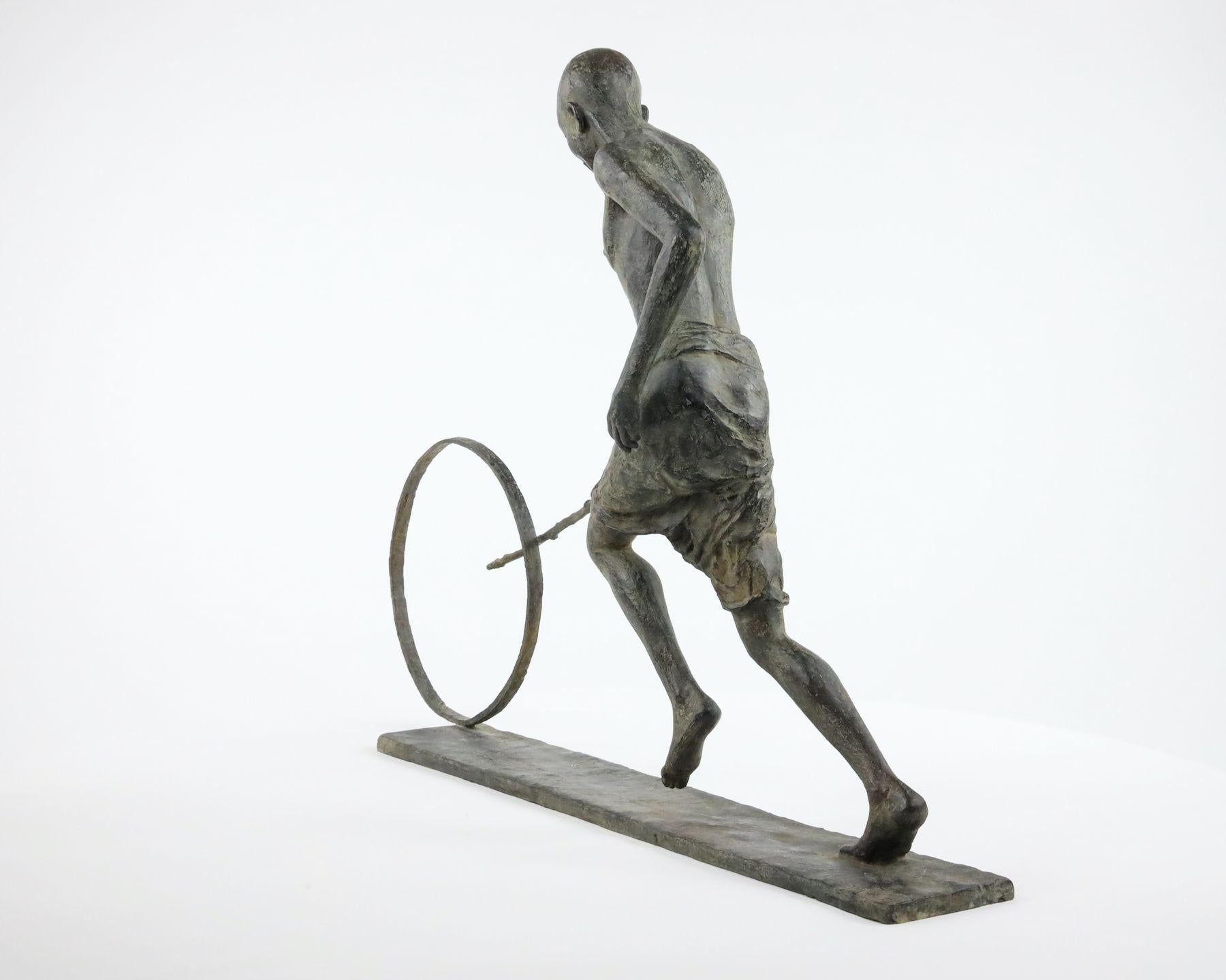Le Pousseur de Lune von M. de Soos - Zeitgenössische Bronzeskulptur, Mensch, Bewegung – Sculpture von Marine de Soos