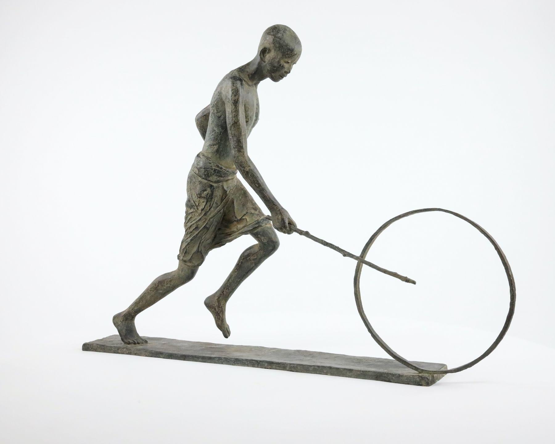 Le Pousseur de Lune ist eine Bronzeskulptur der französischen zeitgenössischen Künstlerin Marine de Soos mit den Maßen 56,5 × 74 × 14 cm (22,2 × 29,1 × 5,5 in). 
Die Skulptur ist signiert und nummeriert, gehört zu einer limitierten Auflage von 8