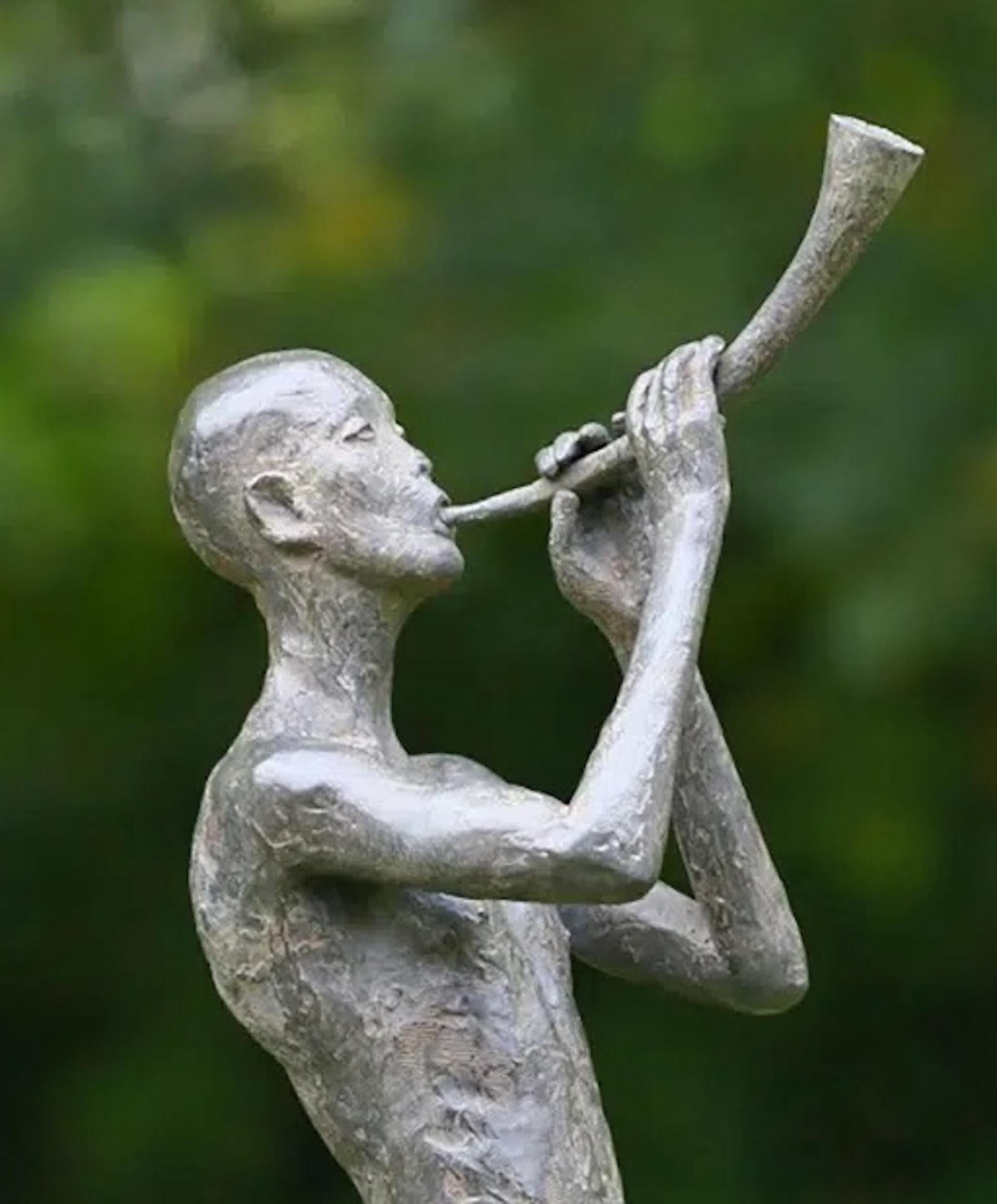 Promesa al amanecer de M. de Soos - Escultura figurativa de bronce, hombre, música - Sculpture Contemporáneo de Marine de Soos