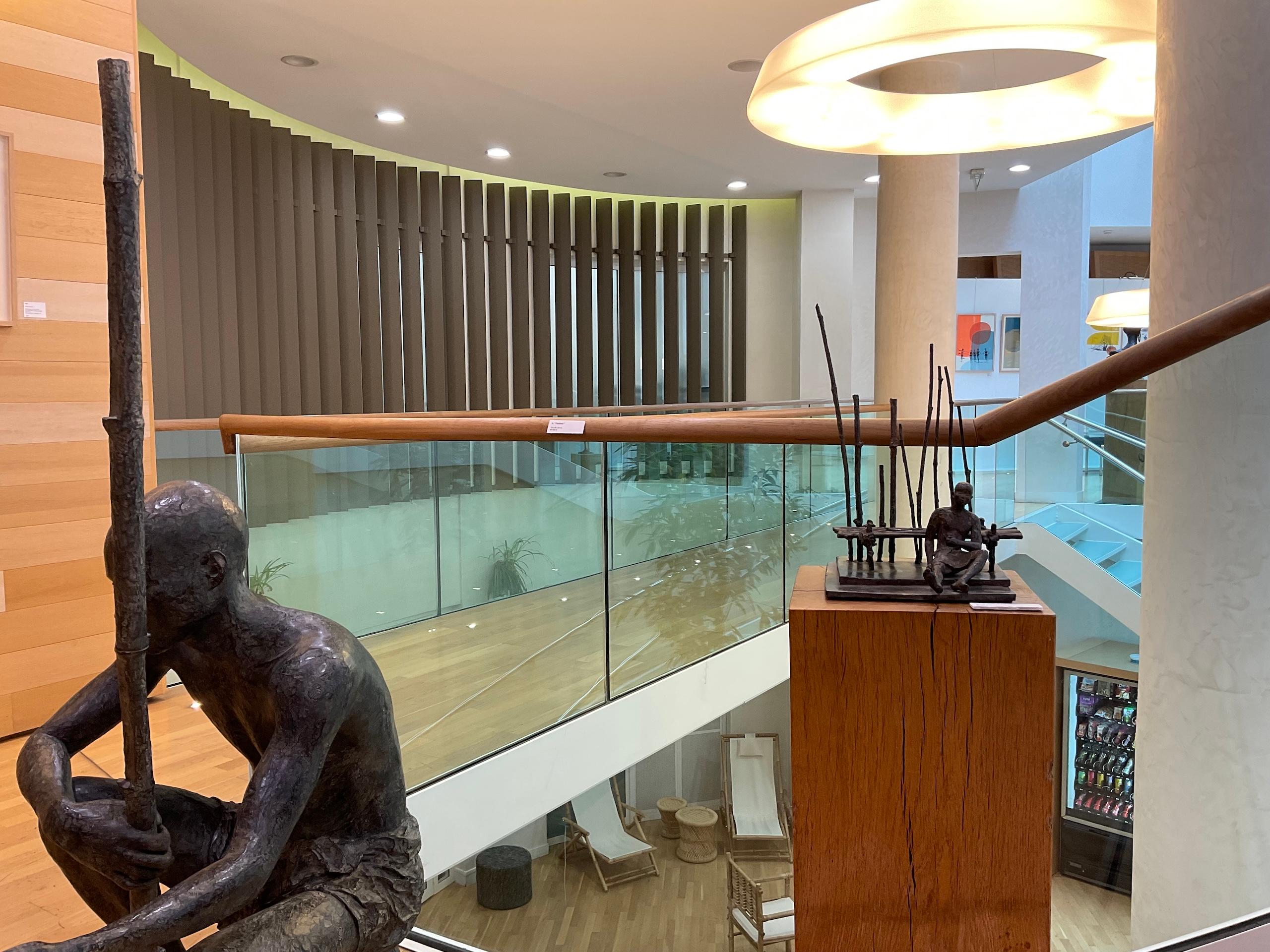 Sous le soleil exactement de Marine de Soos - Escultura contemporánea de bronce en venta 6