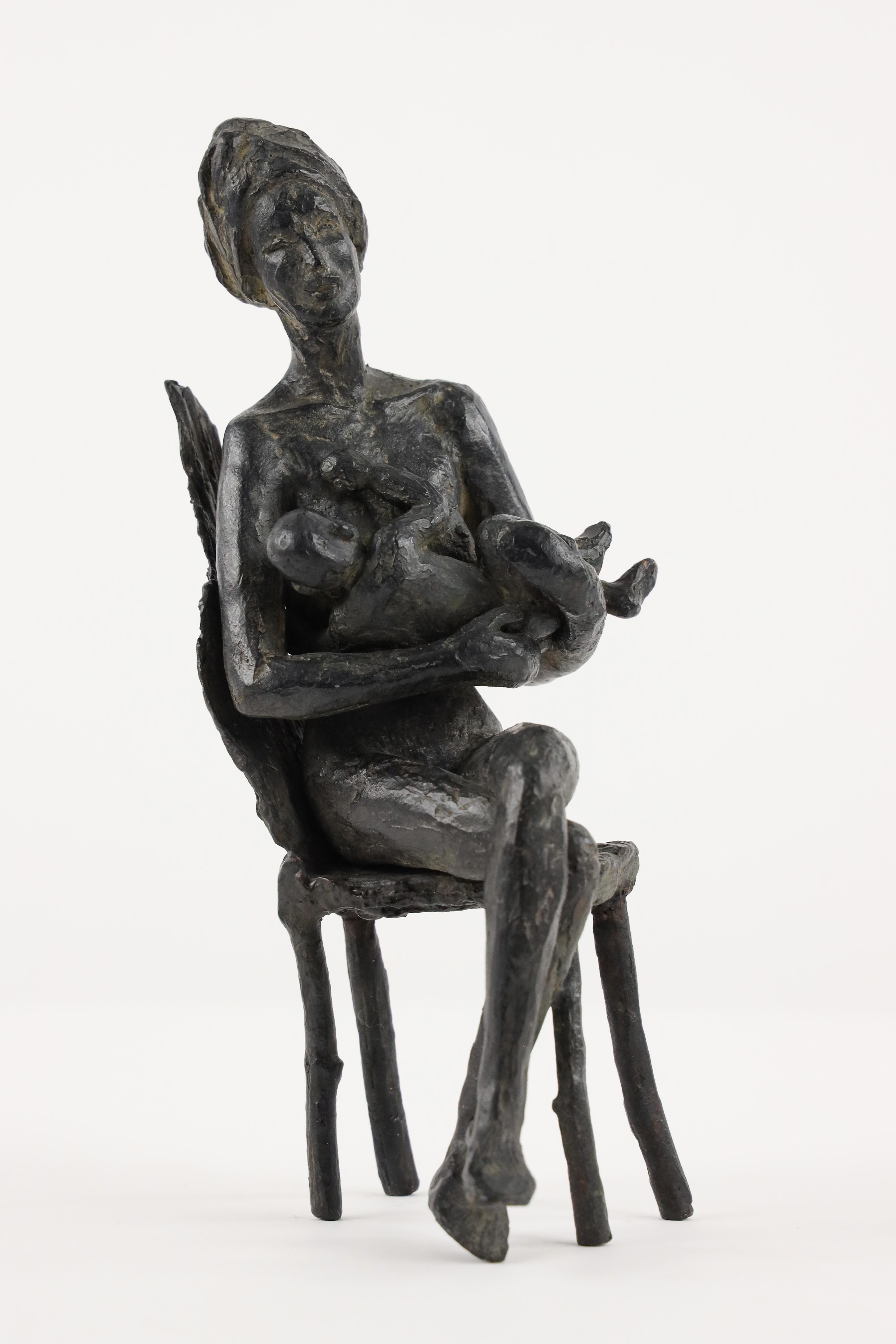 The Early Morning di Marine de Soos - Scultura in bronzo, madre e figlio, famiglia in vendita 9