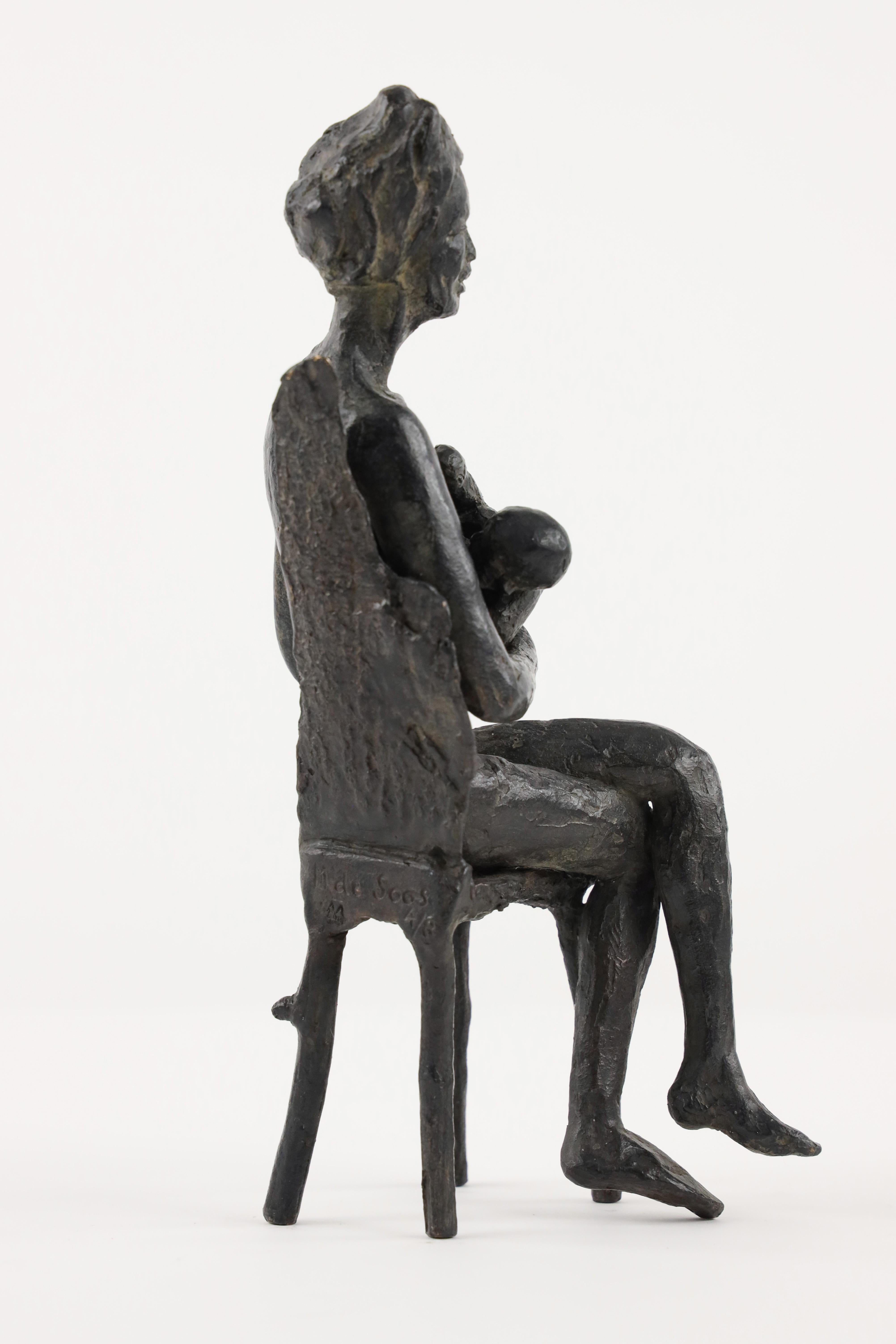 The Early Morning di Marine de Soos - Scultura in bronzo, madre e figlio, famiglia in vendita 7