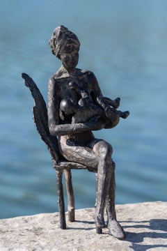 The Early Morning by Marine de Soos - Bronze sculpture, mother and child, family