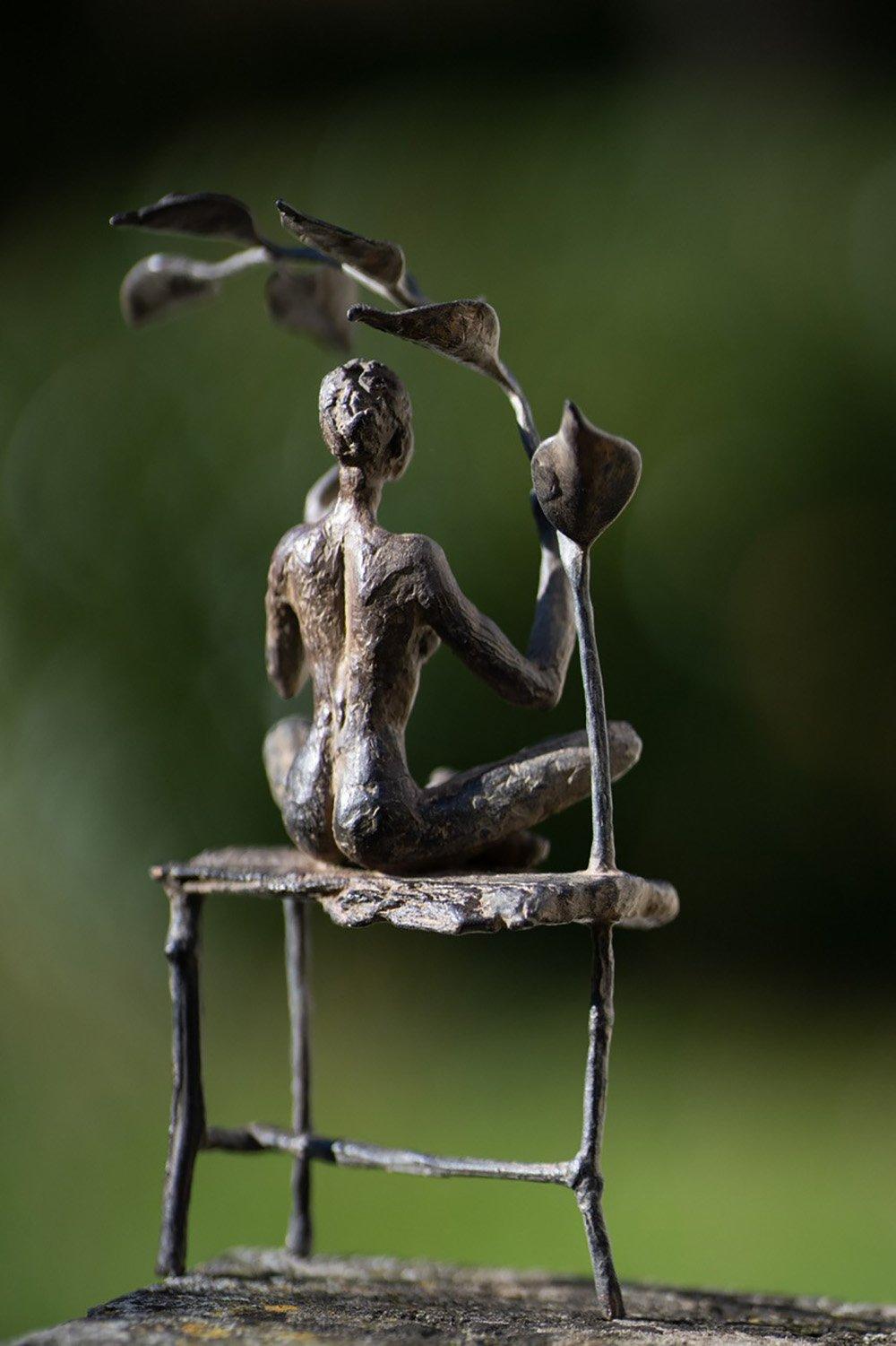 The meditation garden by Marine de Soos - Sculpture contemporaine en bronze, femme en vente 1