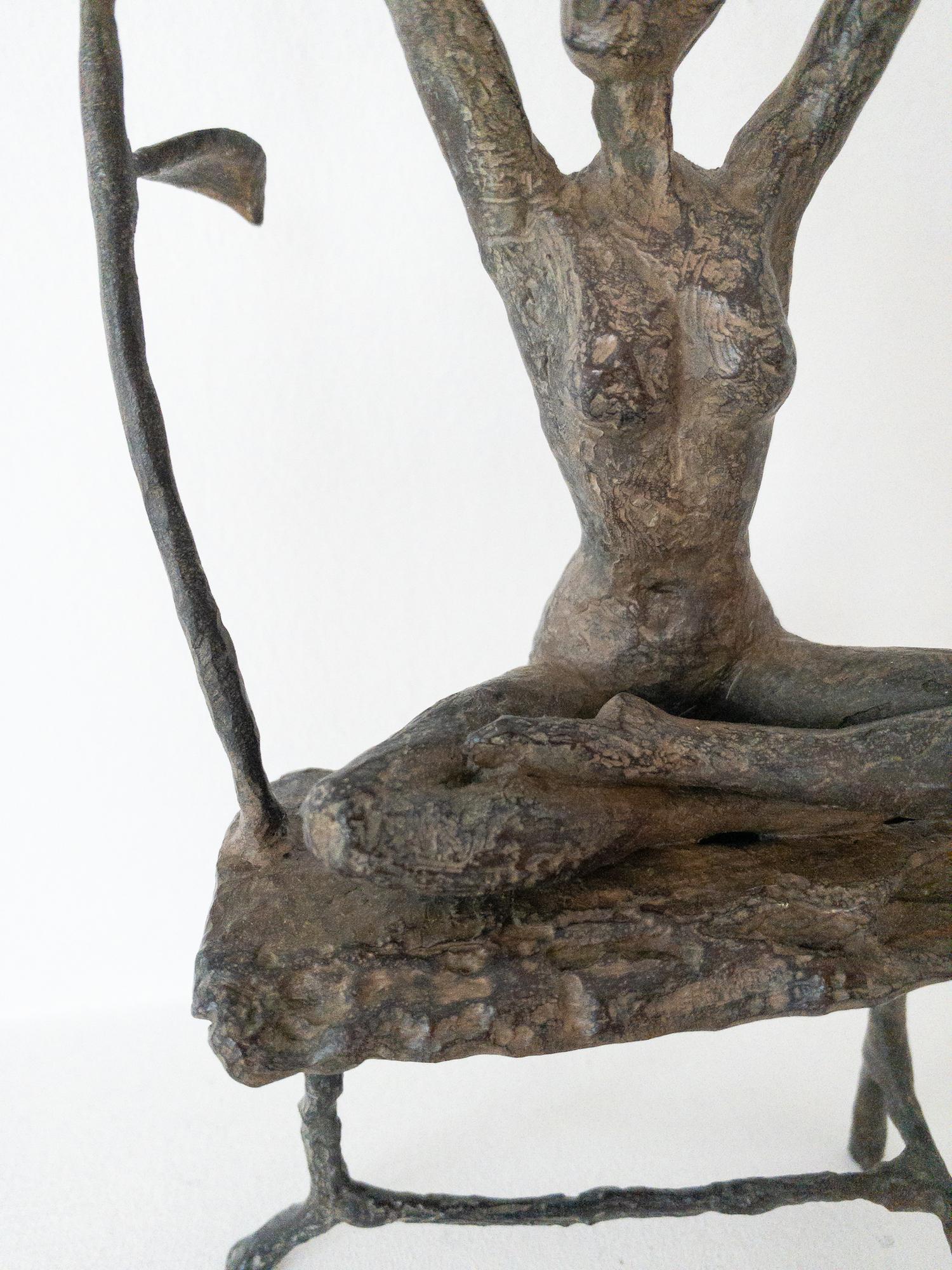 The meditation garden II von Marine de Soos - Zeitgenössische Bronzeskulptur im Angebot 11