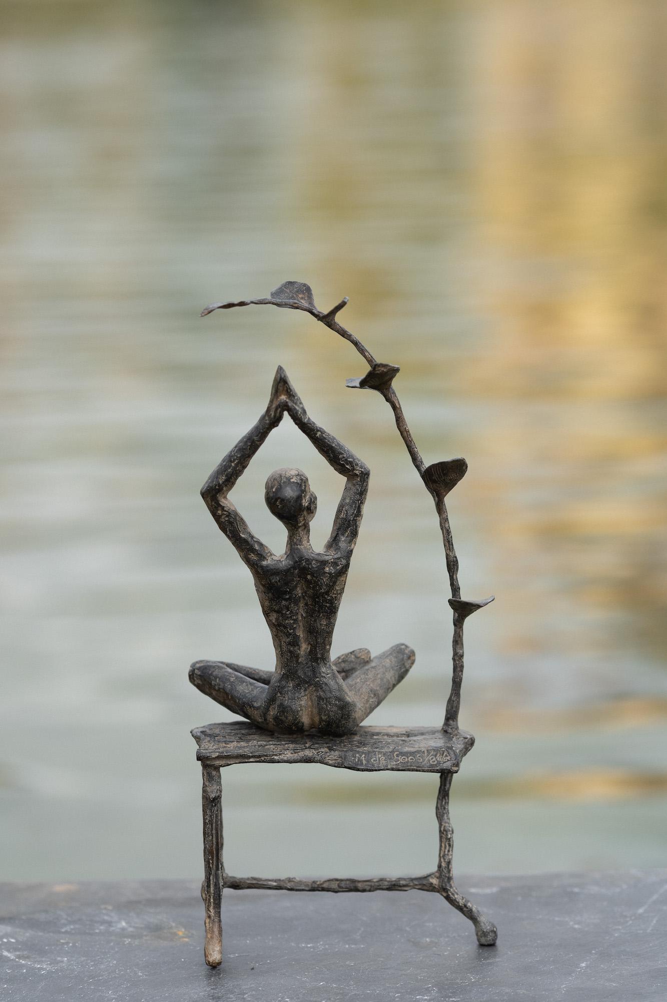 The meditation garden II von Marine de Soos - Zeitgenössische Bronzeskulptur im Angebot 3
