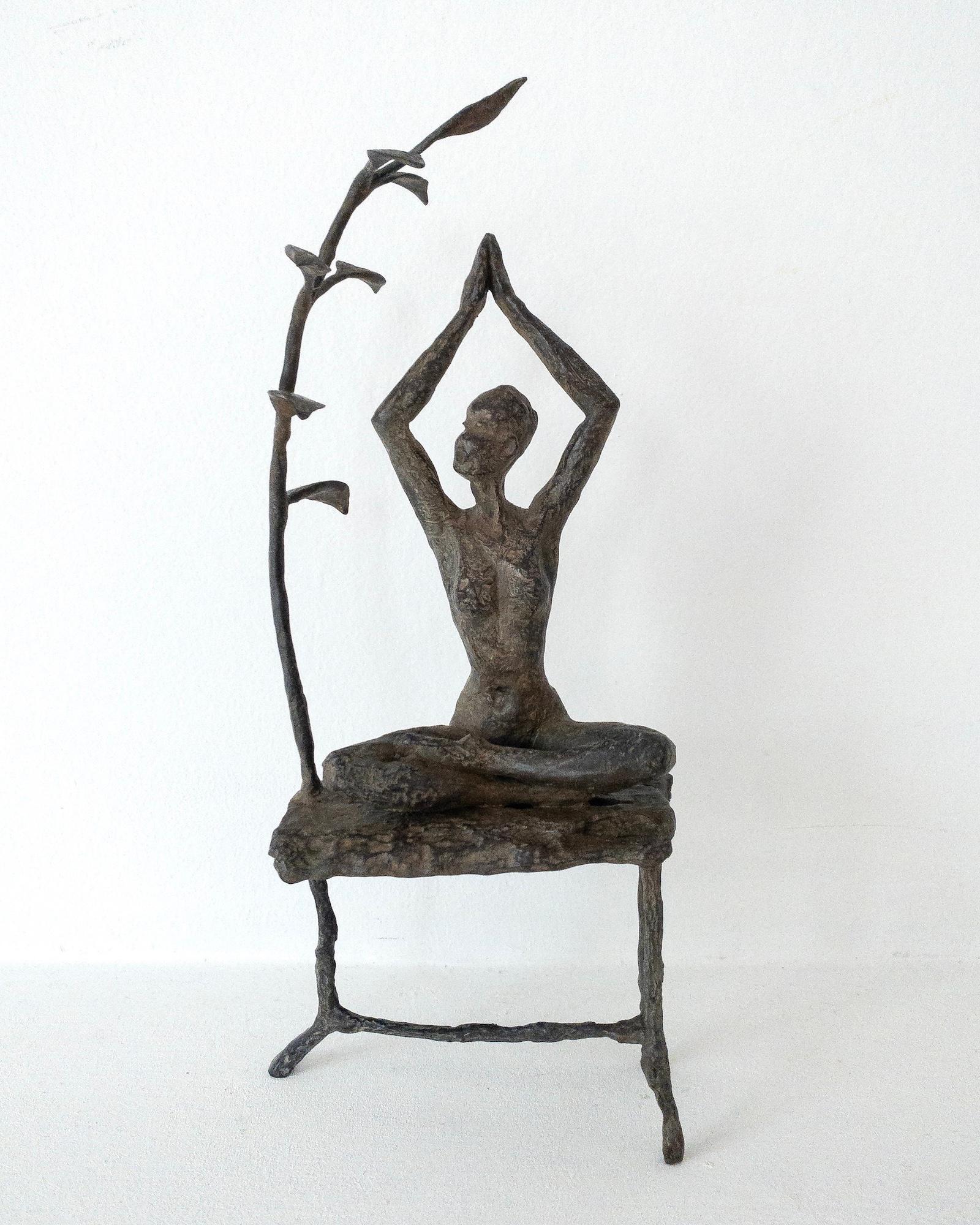 The meditation garden II von Marine de Soos - Zeitgenössische Bronzeskulptur im Angebot 8