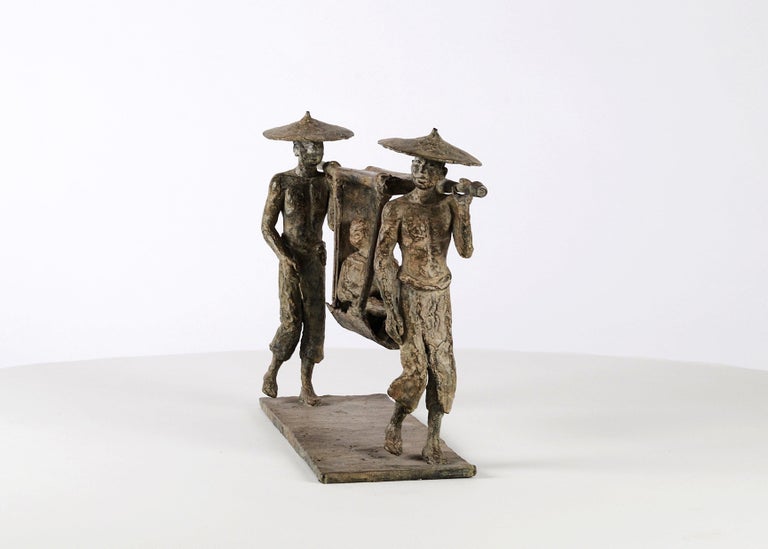 The Sedan Chair (Le Palanquin), bronze sculpture - Contemporary Sculpture by Marine de Soos
