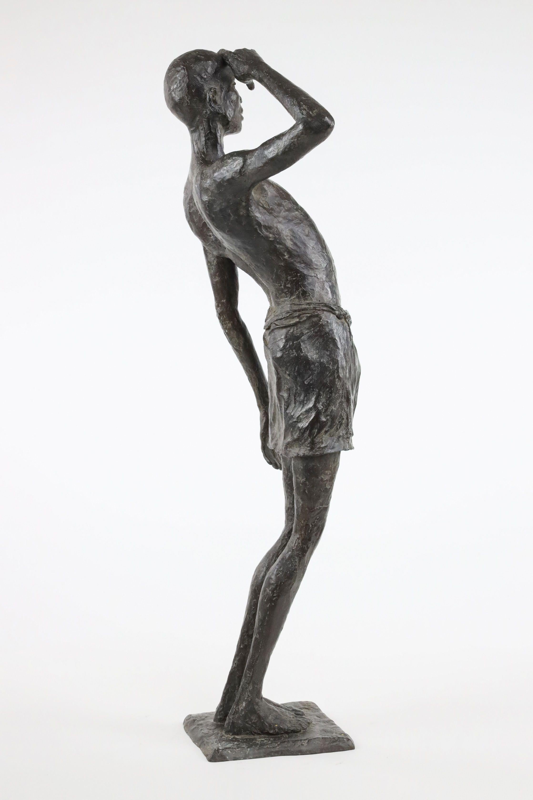 The Waiting Time by Marine de Soos - Bronze nude sculpture, balance, man, dark in vendita 3