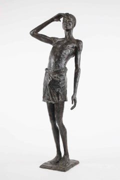 The Waiting Time di Marine de Soos - Scultura nuda in bronzo, equilibrio, uomo, buio