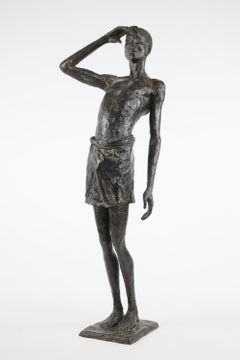 The Waiting Time von Marine de Soos - Bronzeskulptur, stehende Figur, Mann