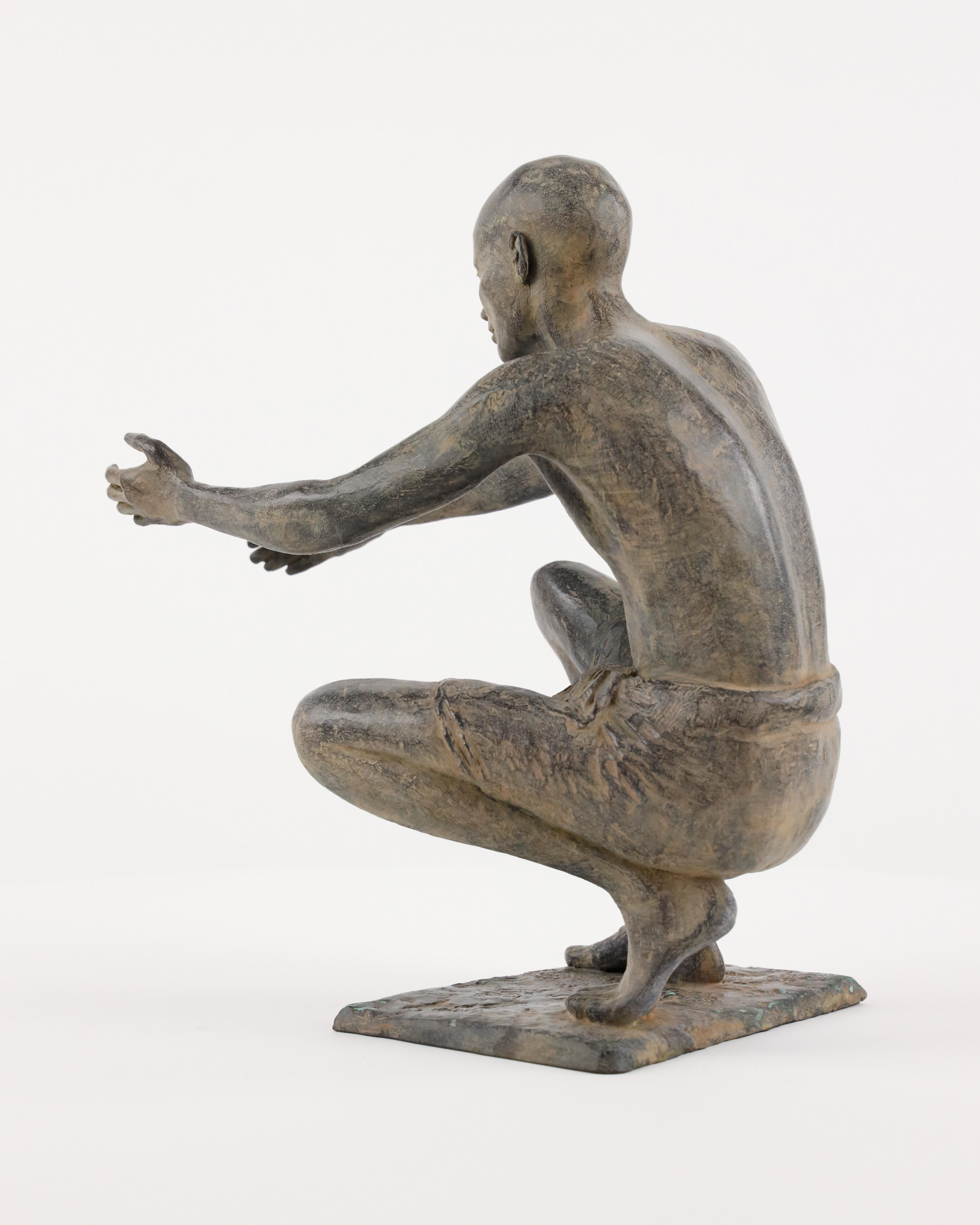 La Bienvenida de Marine de Soos - Escultura de bronce, figura humana, figurativo, hombre en venta 10