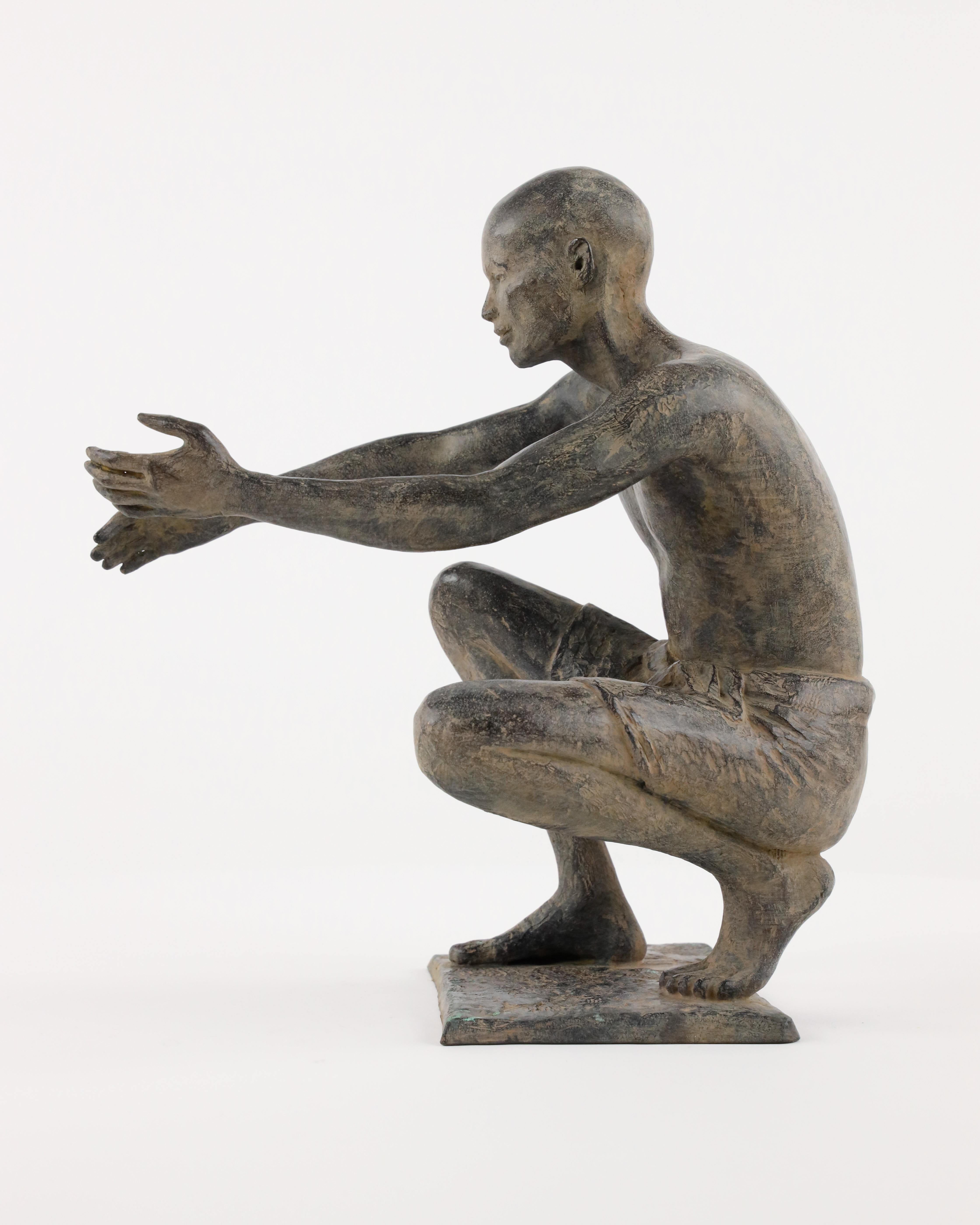La Bienvenida de Marine de Soos - Escultura de bronce, figura humana, figurativo, hombre en venta 5