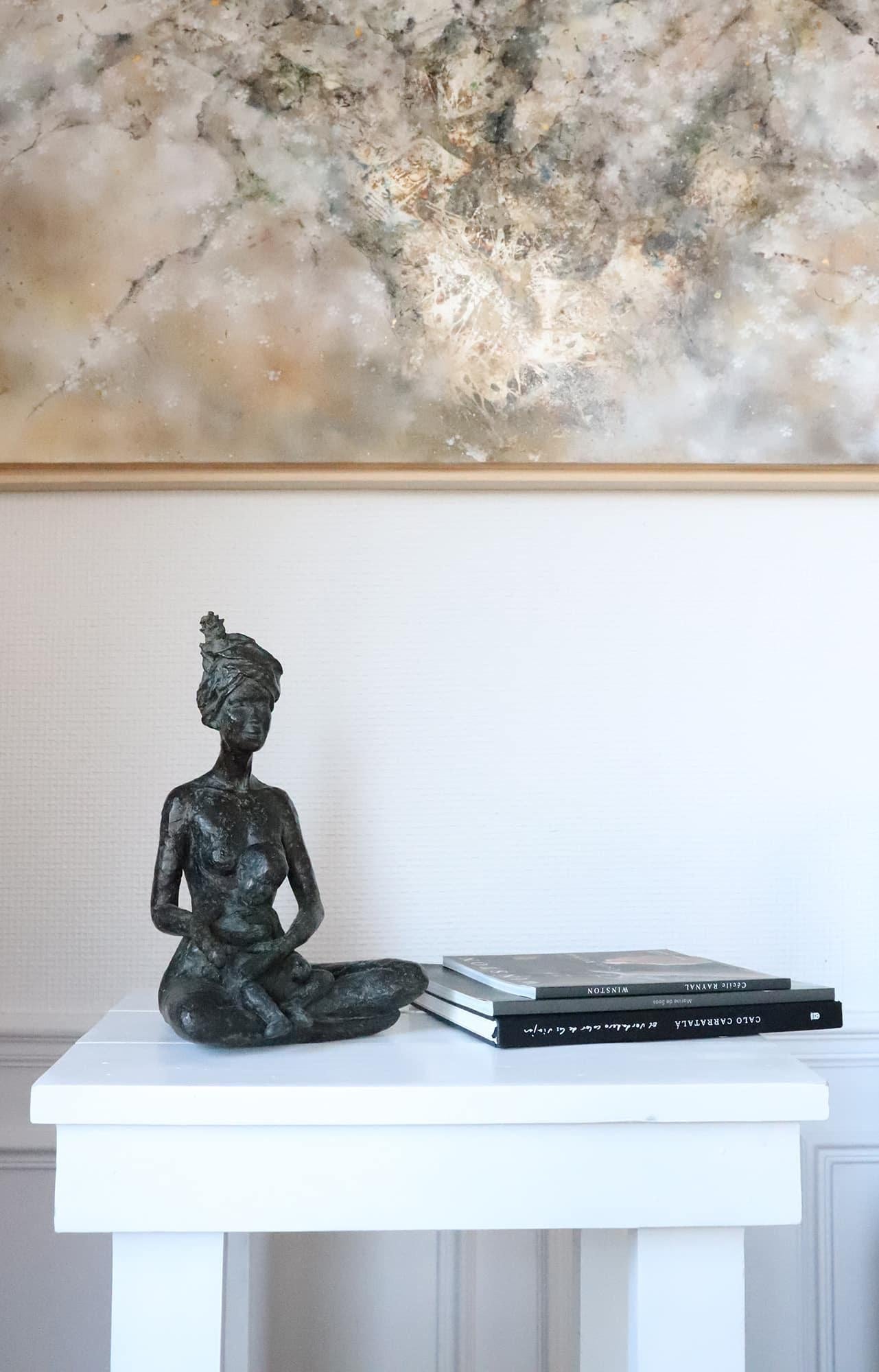Sie auch mein Sohn von Marine de Soos - Bronzeskulptur Aktskulptur, Mutter, Kind, Familie im Angebot 1