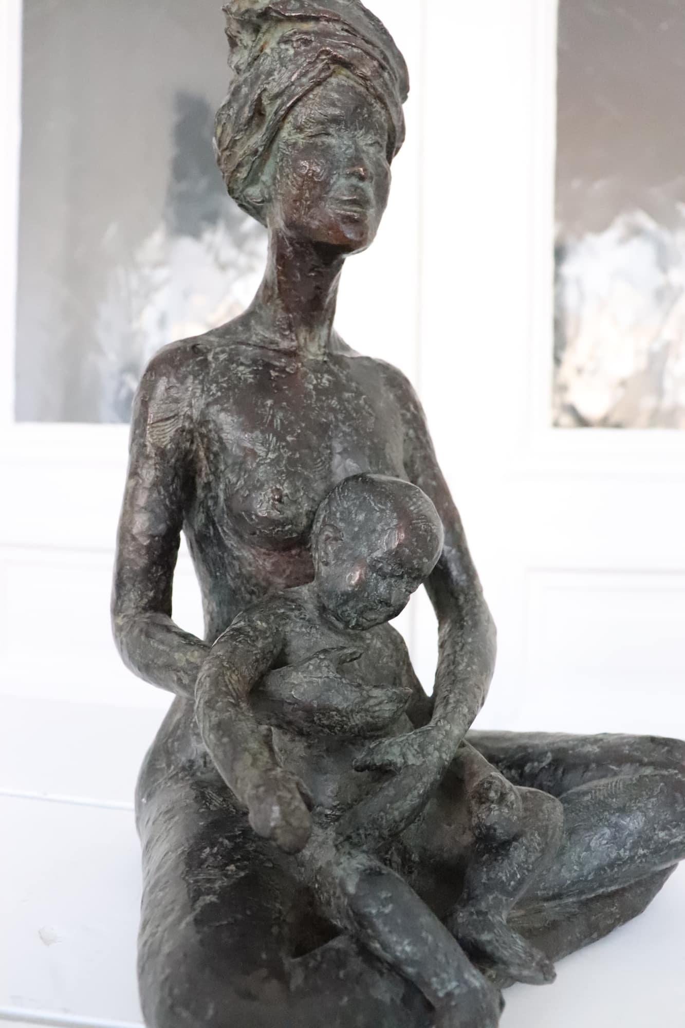 Sie auch mein Sohn von Marine de Soos - Bronzeskulptur Aktskulptur, Mutter, Kind, Familie im Angebot 6