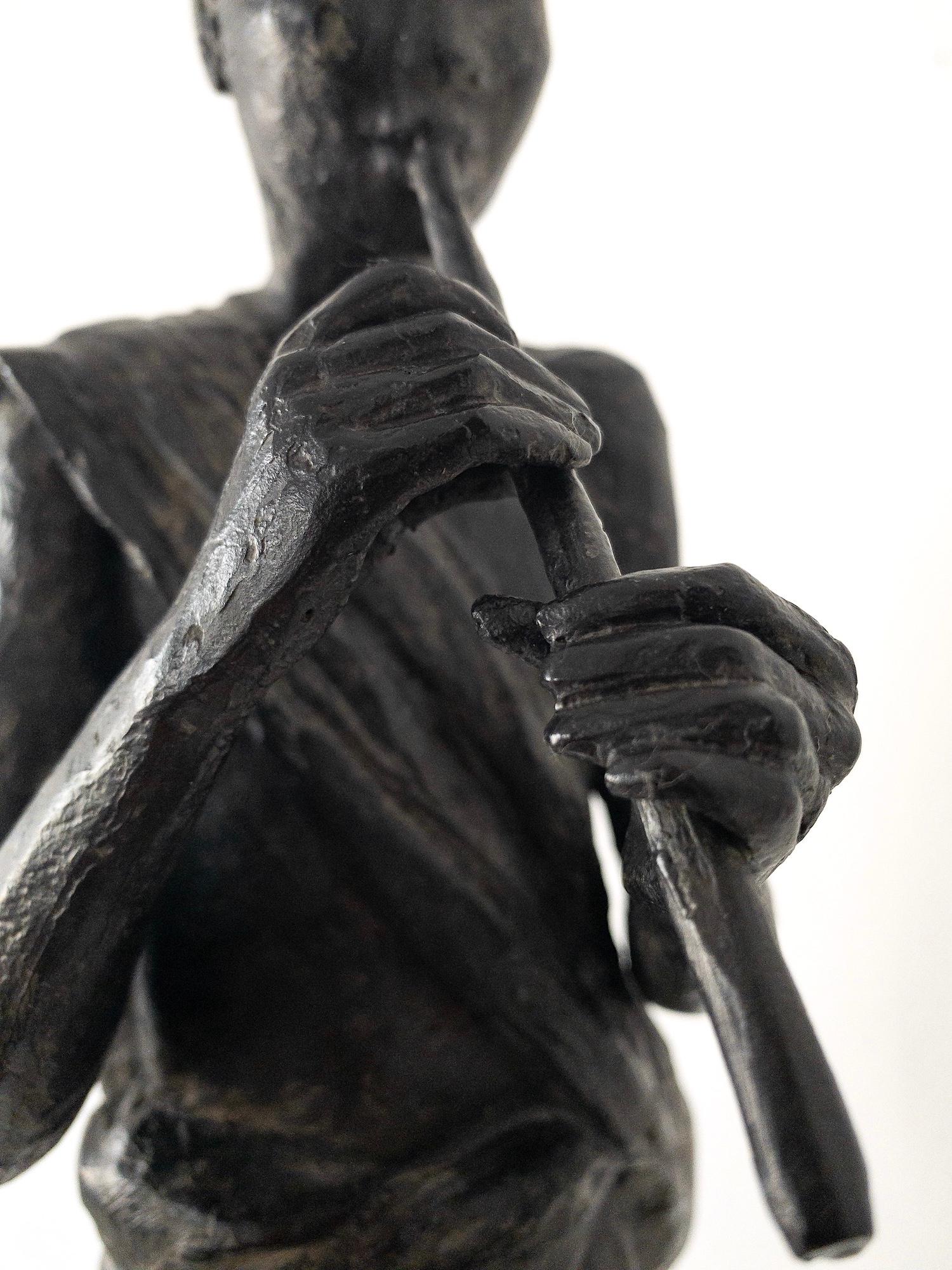 Joven Flautista de Marine de Soos - Escultura de bronce, figurativa, humana, niño en venta 15