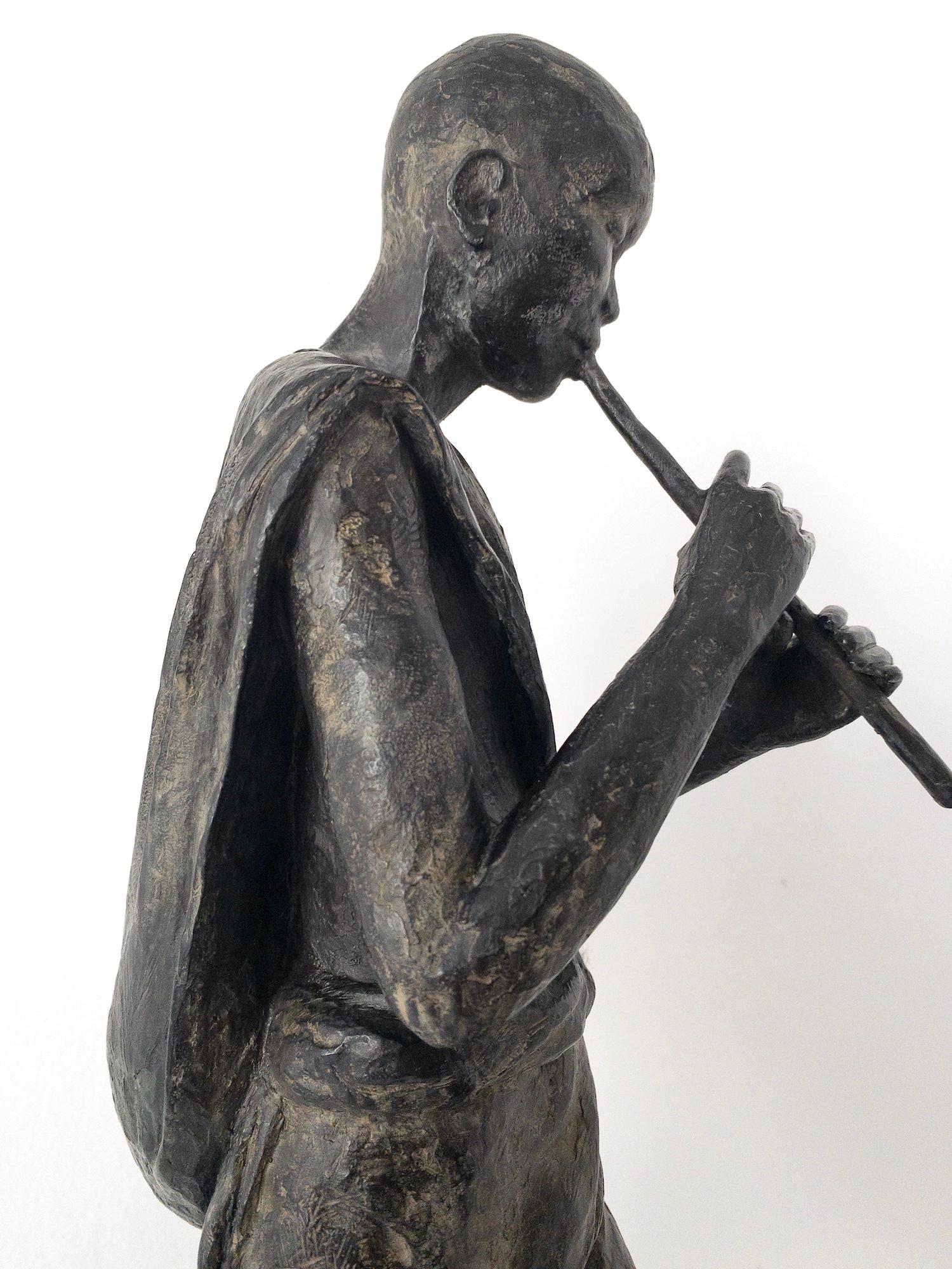 Joven Flautista de Marine de Soos - Escultura de bronce, figurativa, humana, niño en venta 11