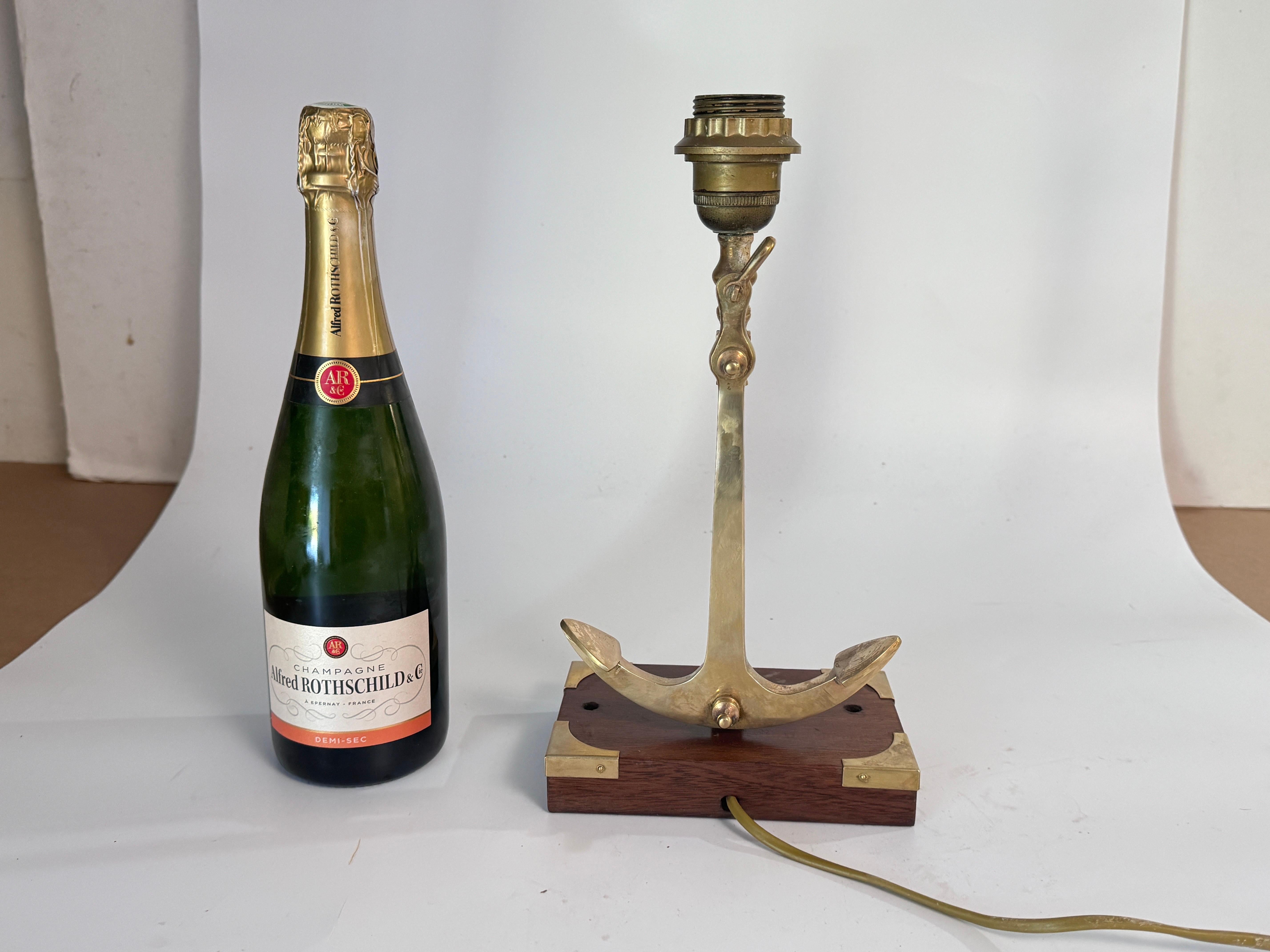 Marine Table lamp with an anchor in Gold-Colored Brass circa 1960 France For Sale 3