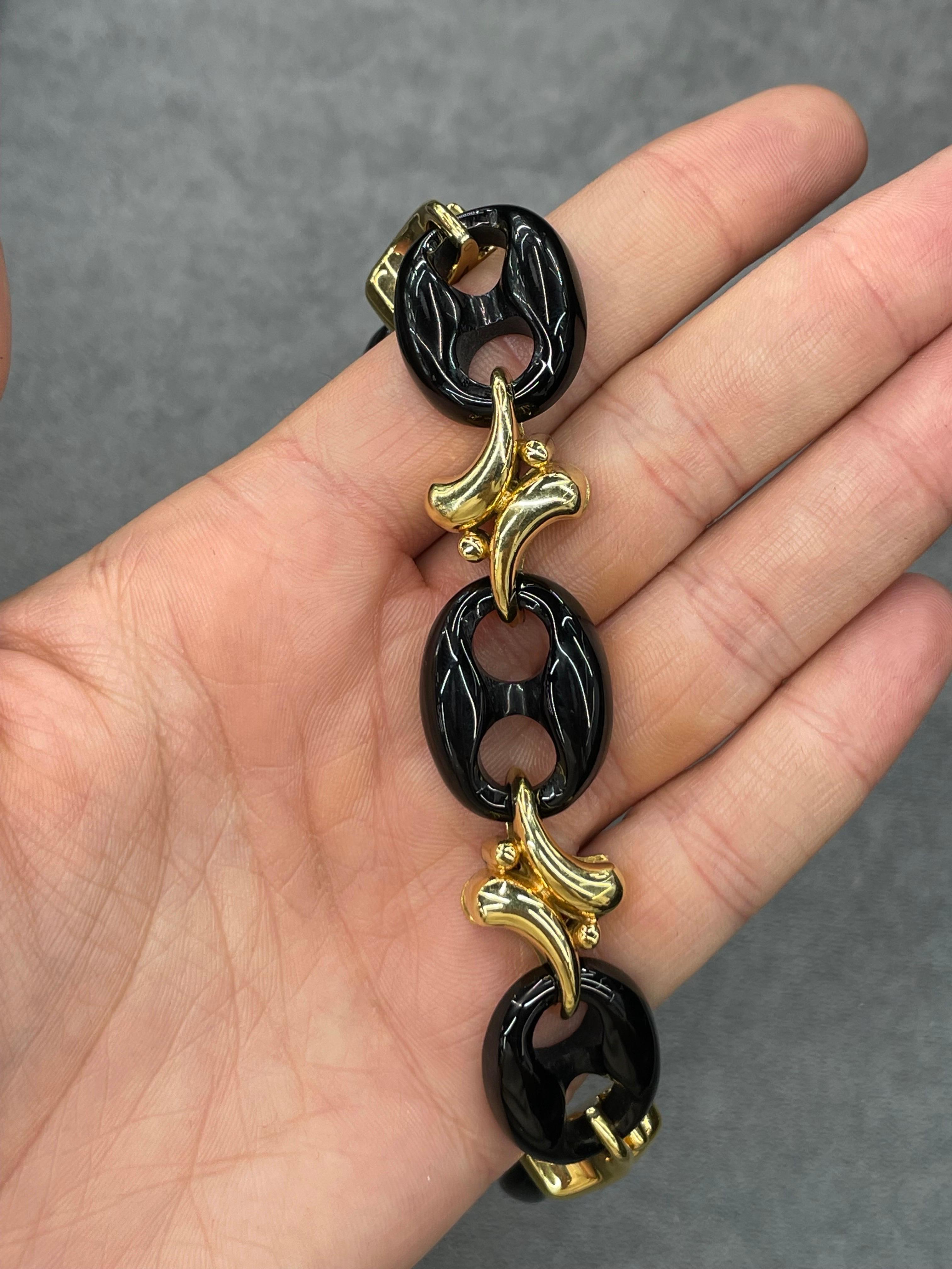Mariner Black Onyx Gold Link Bracelet 50.6 Grams 14 Karat Yellow Gold For Sale 3
