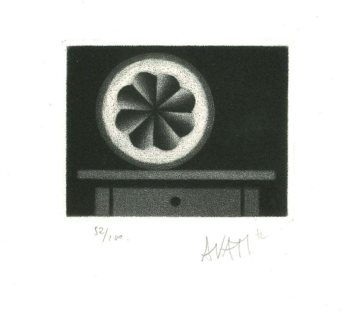 Lemon est une gravure originale sur papier, réalisée par l'artiste français et maître graveur Mario Avati (1921-2009).

Signé à la main en bas à droite et numéroté en bas à gauche au crayon. Edition de 52/100 tirages.

En excellent état. 

L'œuvre