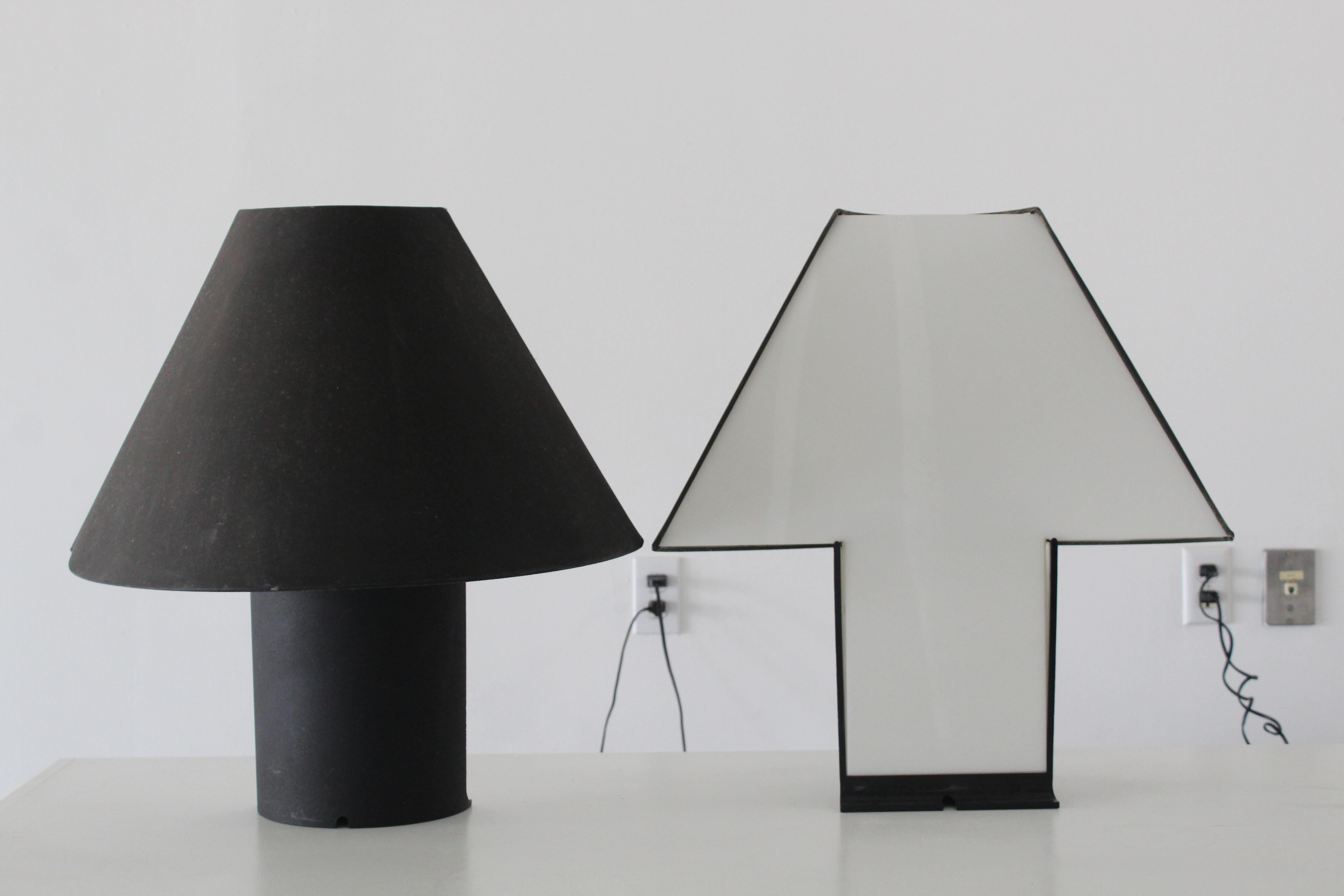 This amazing table lamp made by Mario Barbaglia & Marco Colombo for PAF Studio, 1980s, Italy
Lamp is in very good vintage condition. Made of white plexiglass and a black shade and base. Its the perfect addition to any space.