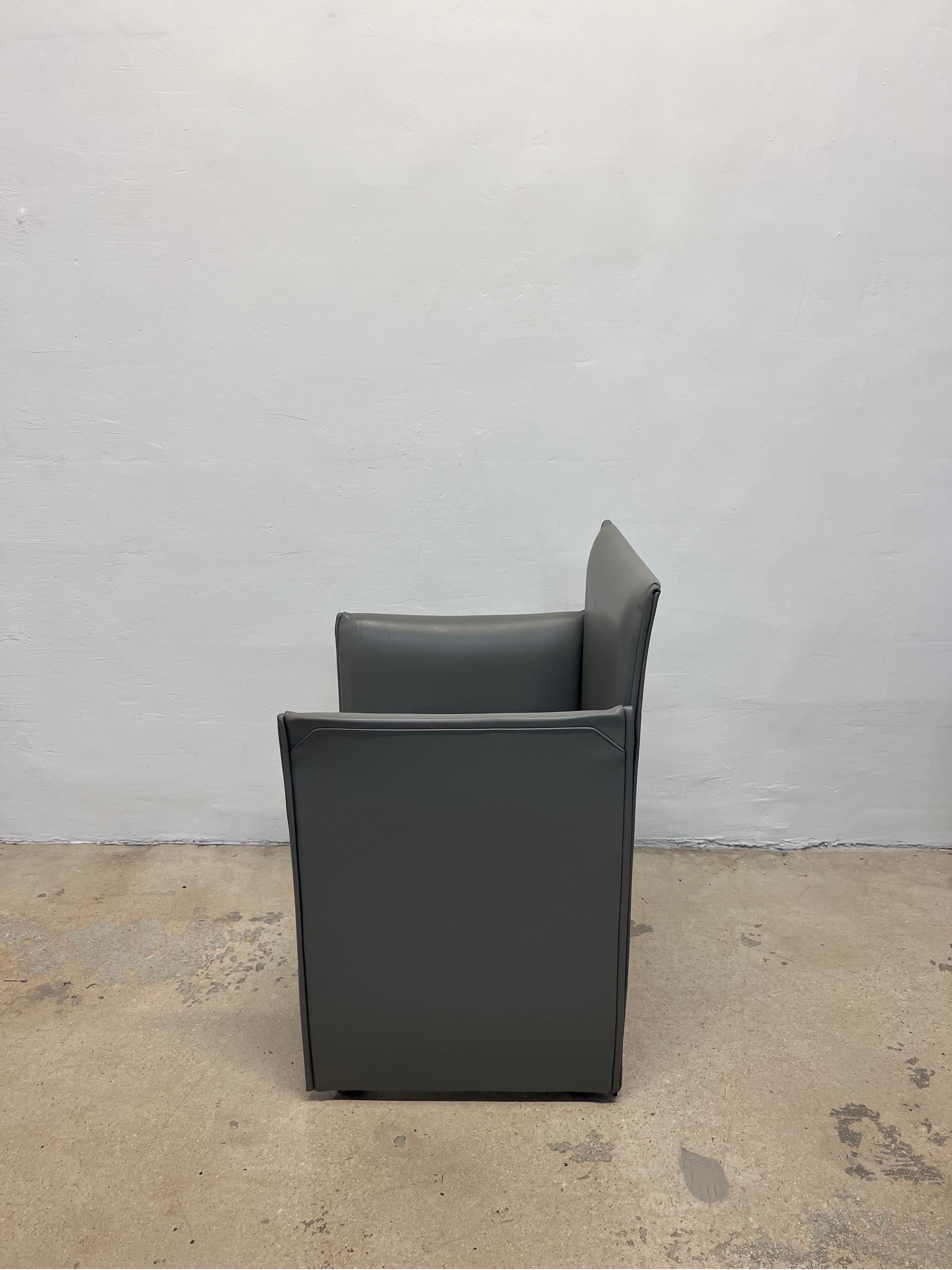 20th Century Mario Bellini 401 Break Gray Leather Arm Chairs for Cassina, Set of Ten For Sale