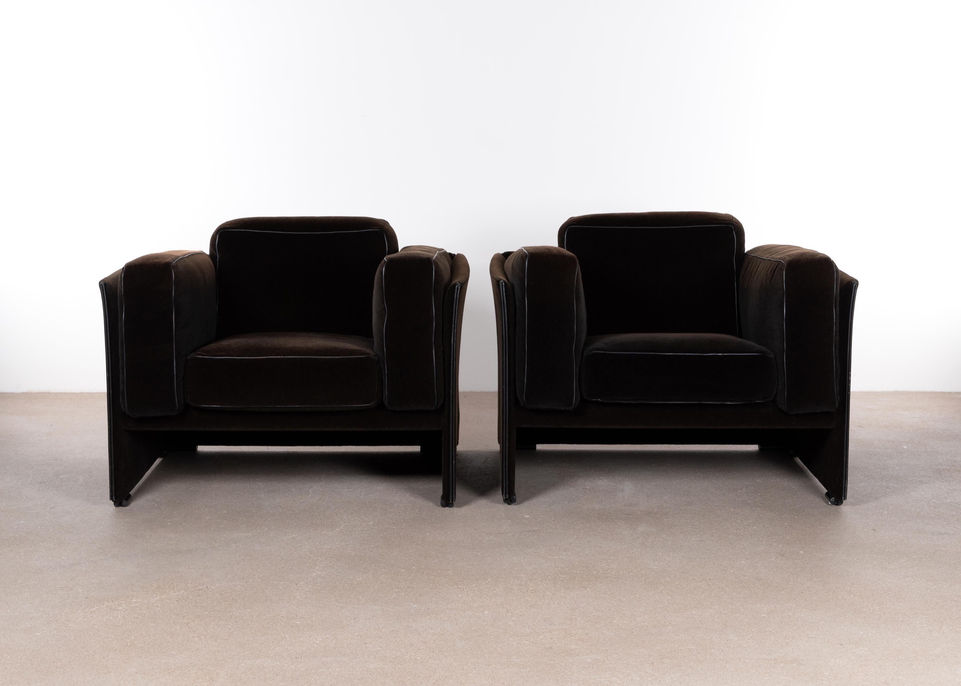 Mid-Century Modern Mario Bellini 405 Duc Lounge Armchairs in Dark Brown Fabric by Cassina, Italy