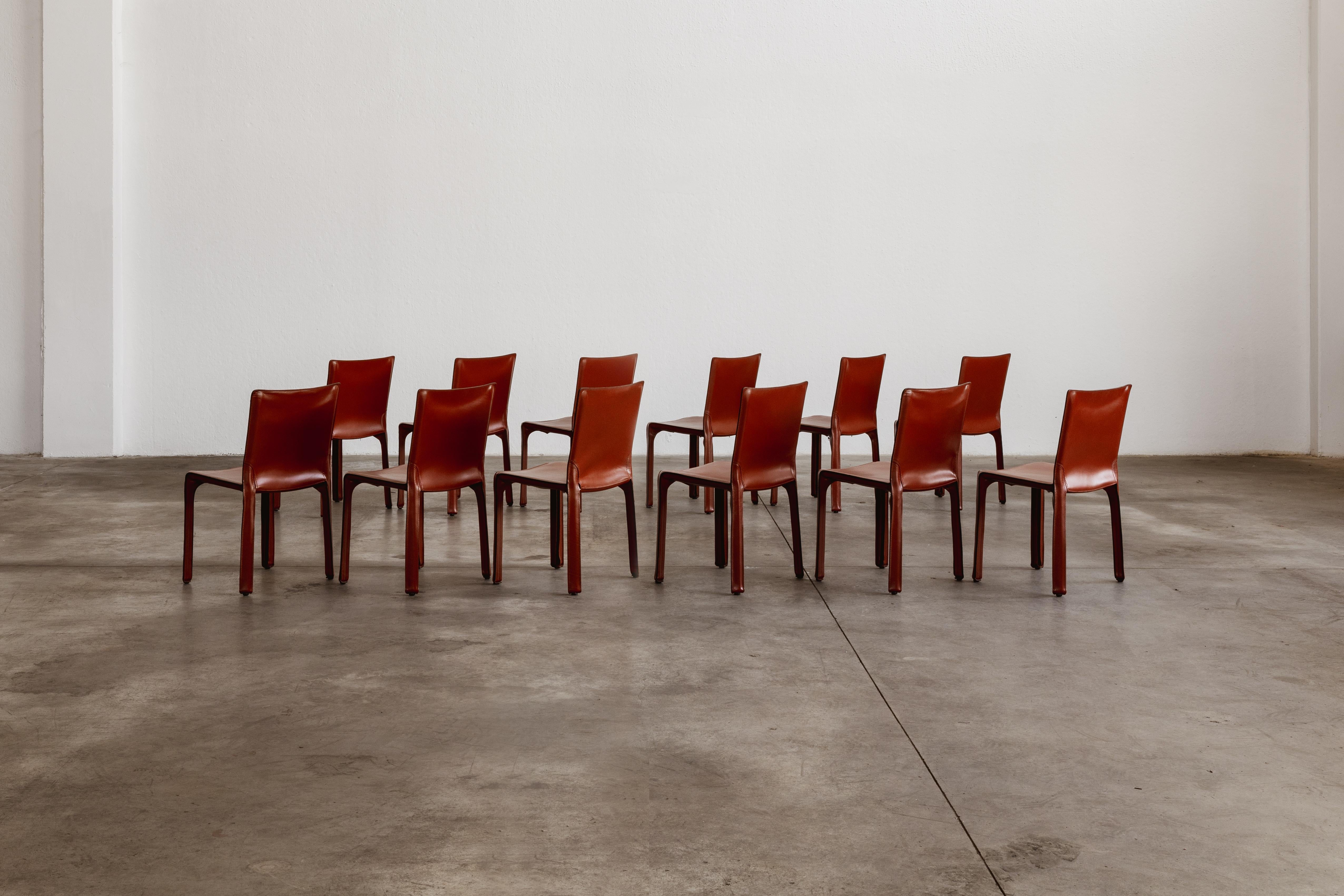Mario Bellini „CAB 412 Stühle für Cassina, chinesisches rotes Leder, 1978, Set von 12 Stühlen (Moderne der Mitte des Jahrhunderts) im Angebot