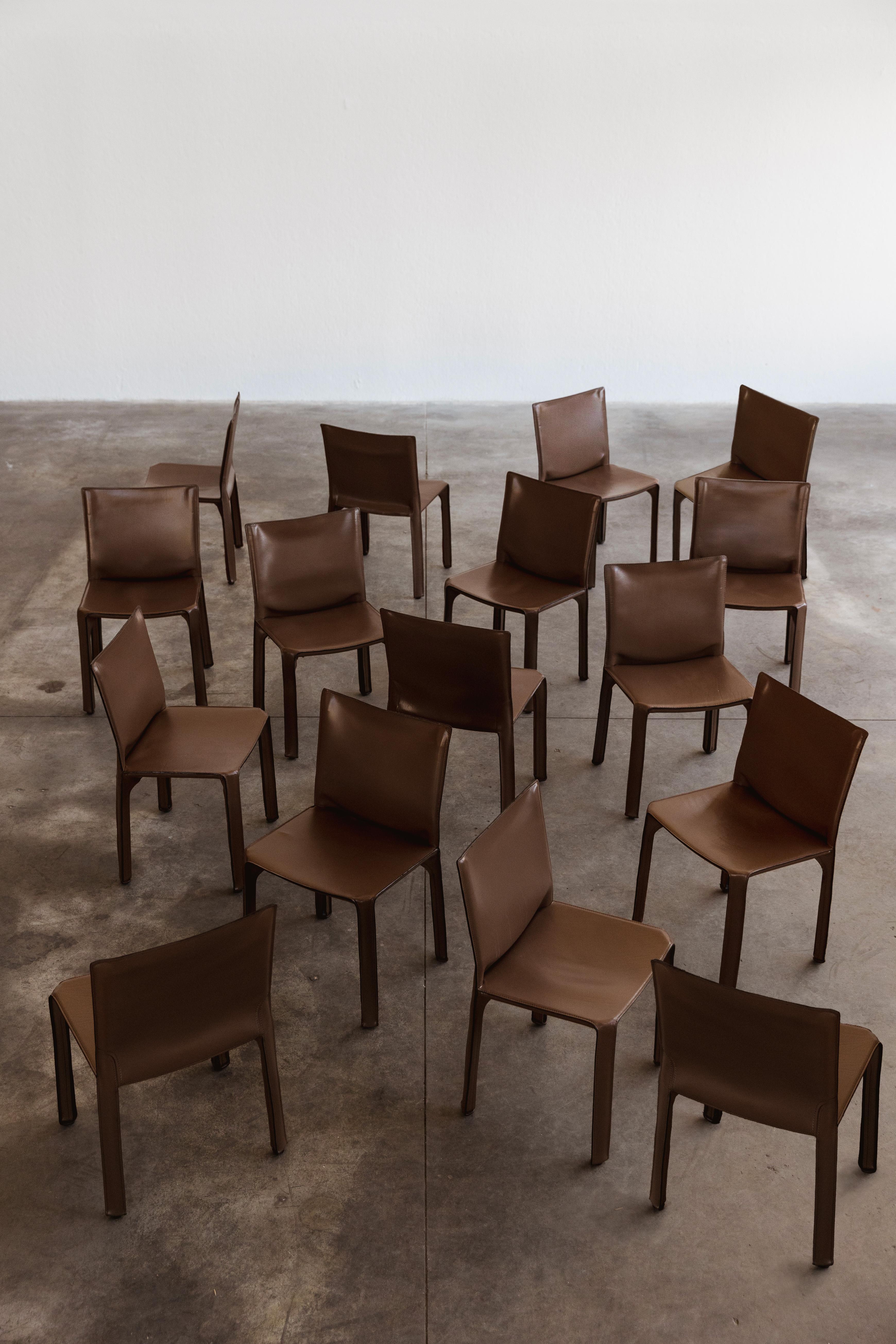 Mario Bellini 412 chaises à manger « CAB » pour Cassina, 1978, ensemble de 16 pièces en vente 3